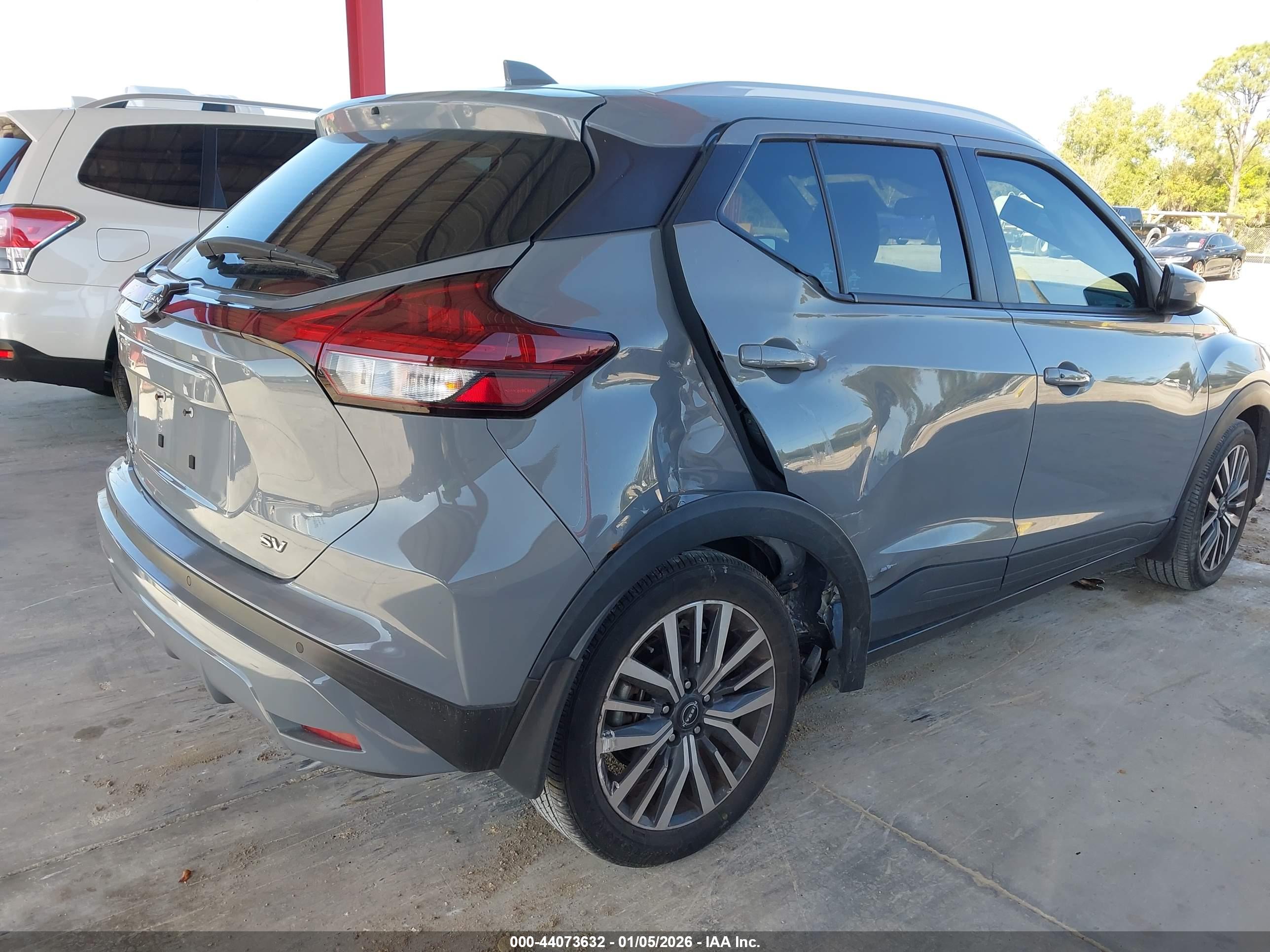 NISSAN KICKS image 6