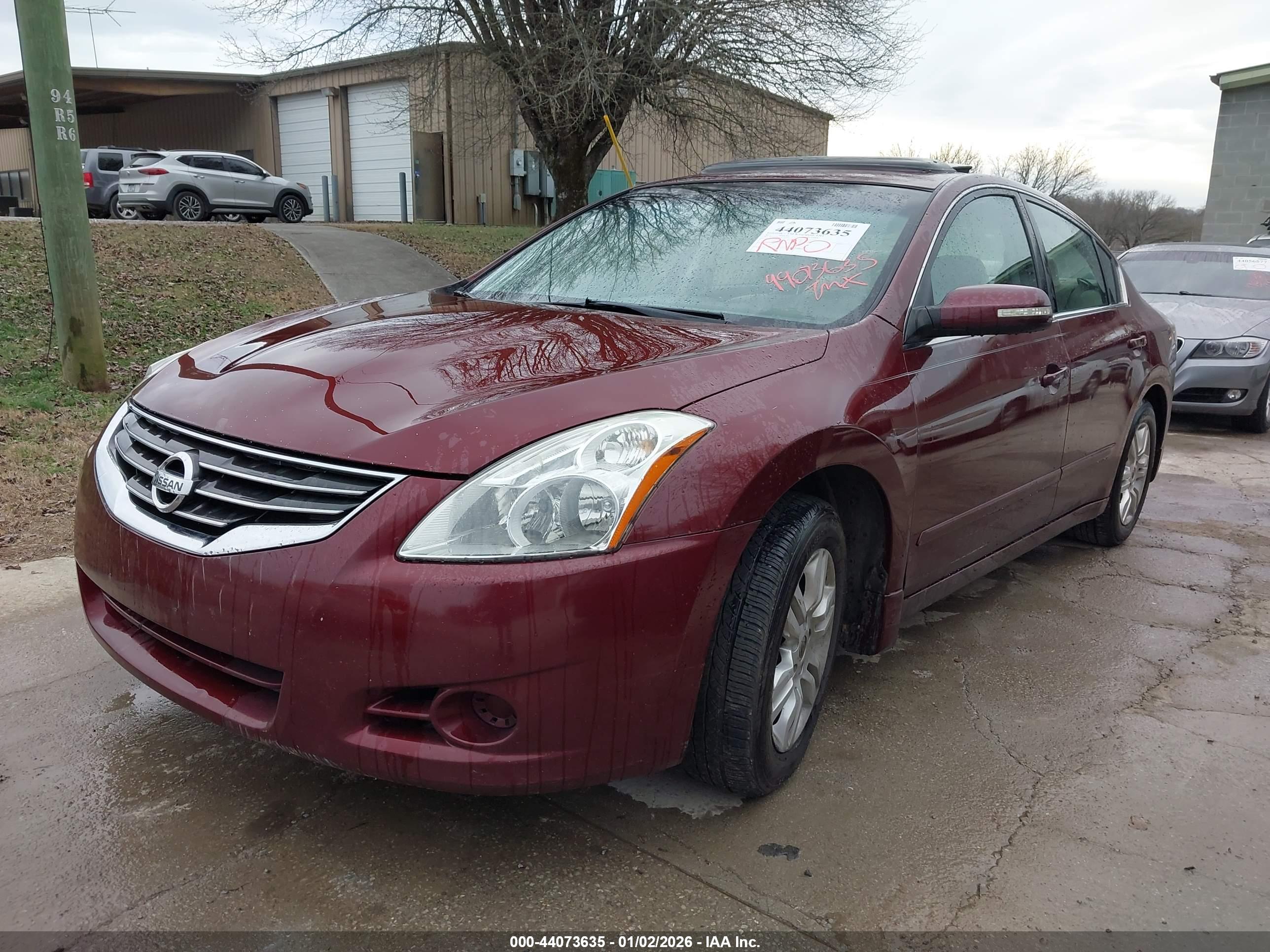 NISSAN ALTIMA image 2