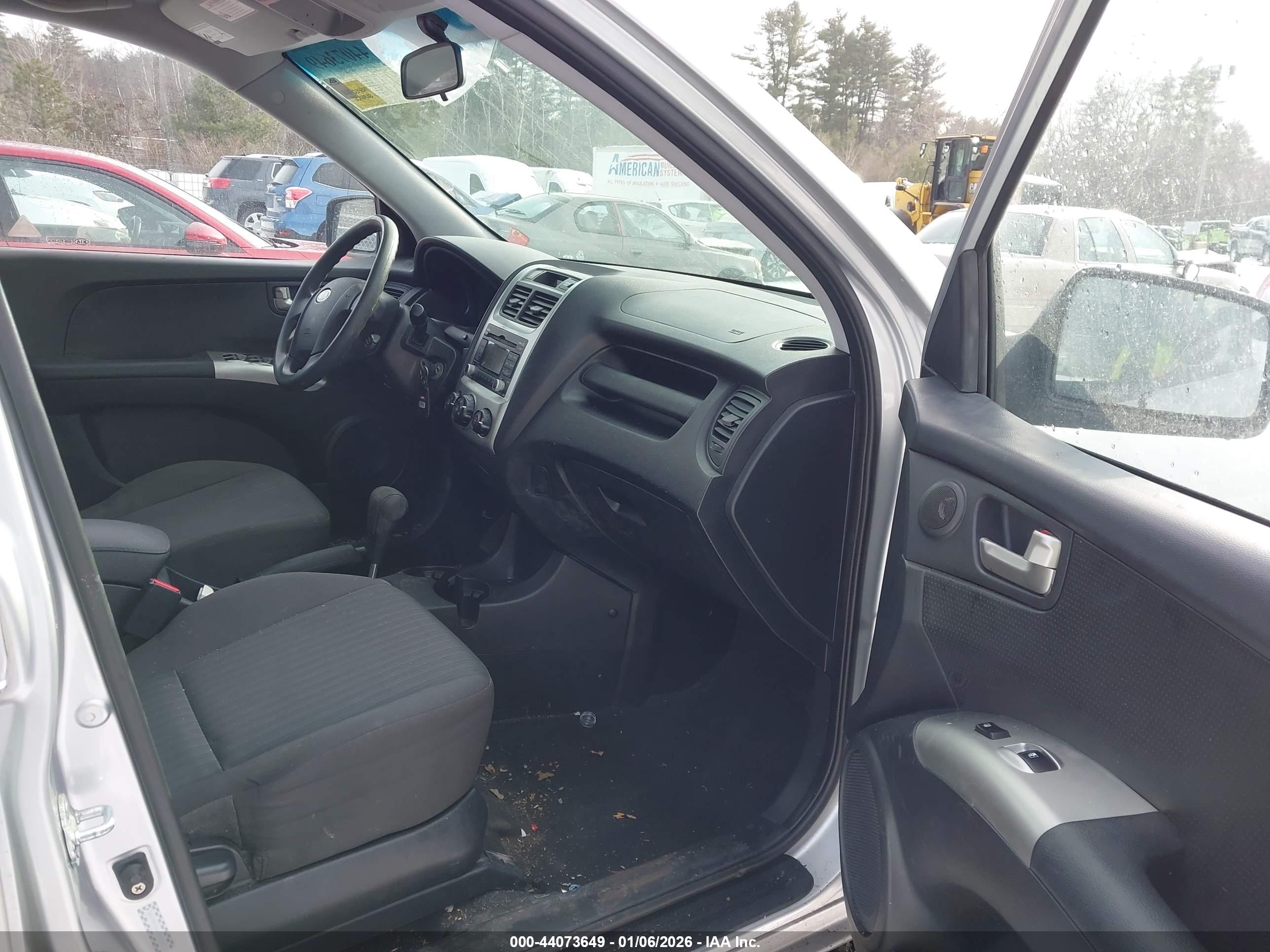 KIA SPORTAGE image 5