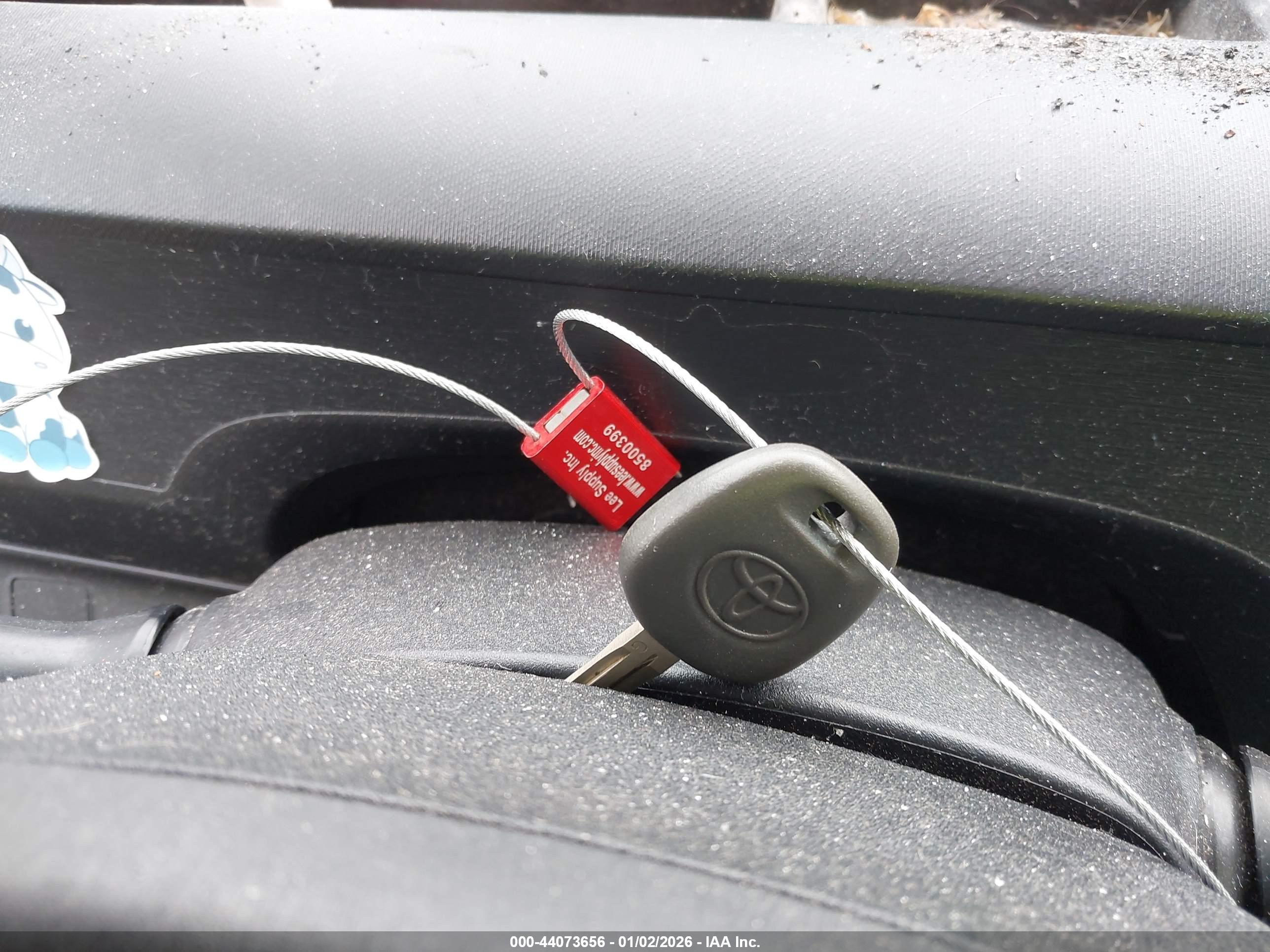 TOYOTA PRIUS image 11