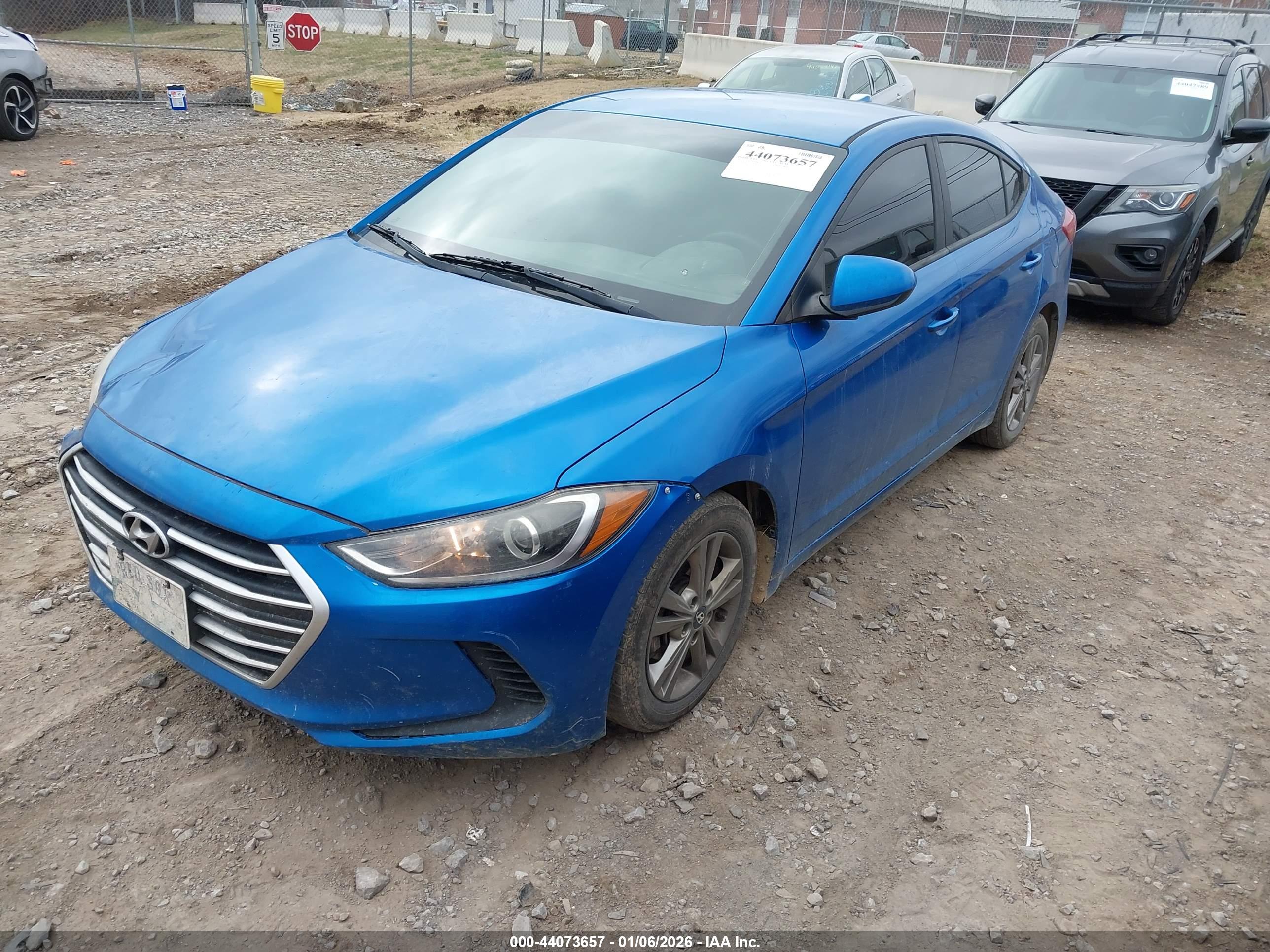 HYUNDAI ELANTRA image 2