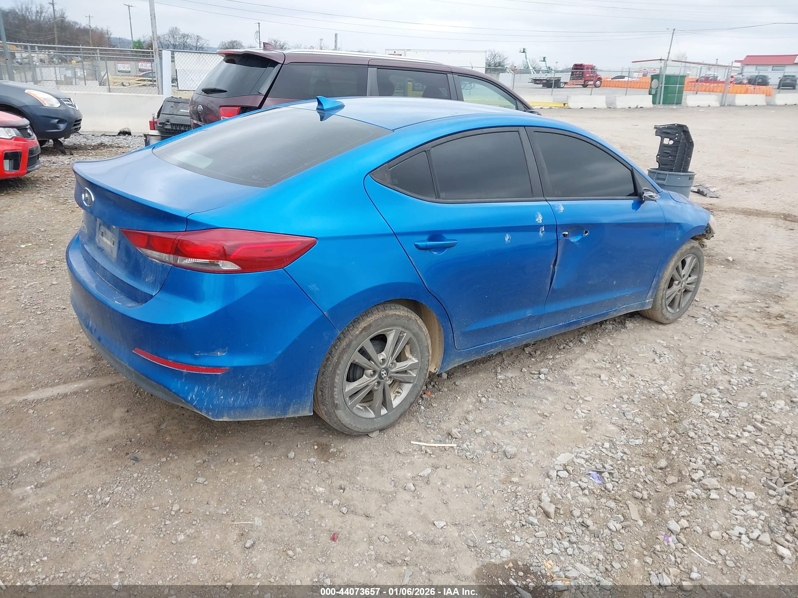 HYUNDAI ELANTRA image 4