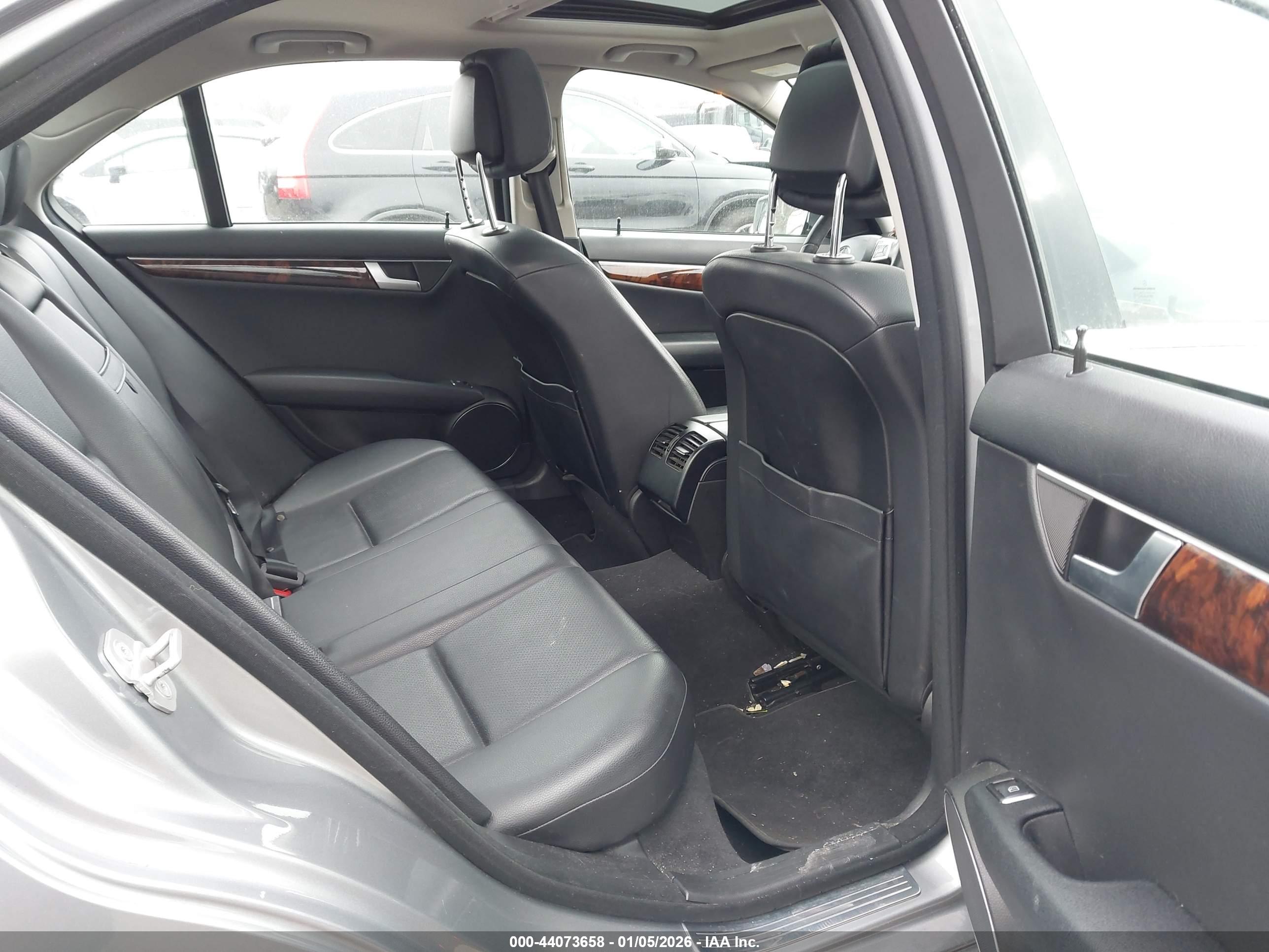 MERCEDES-BENZ C image 8