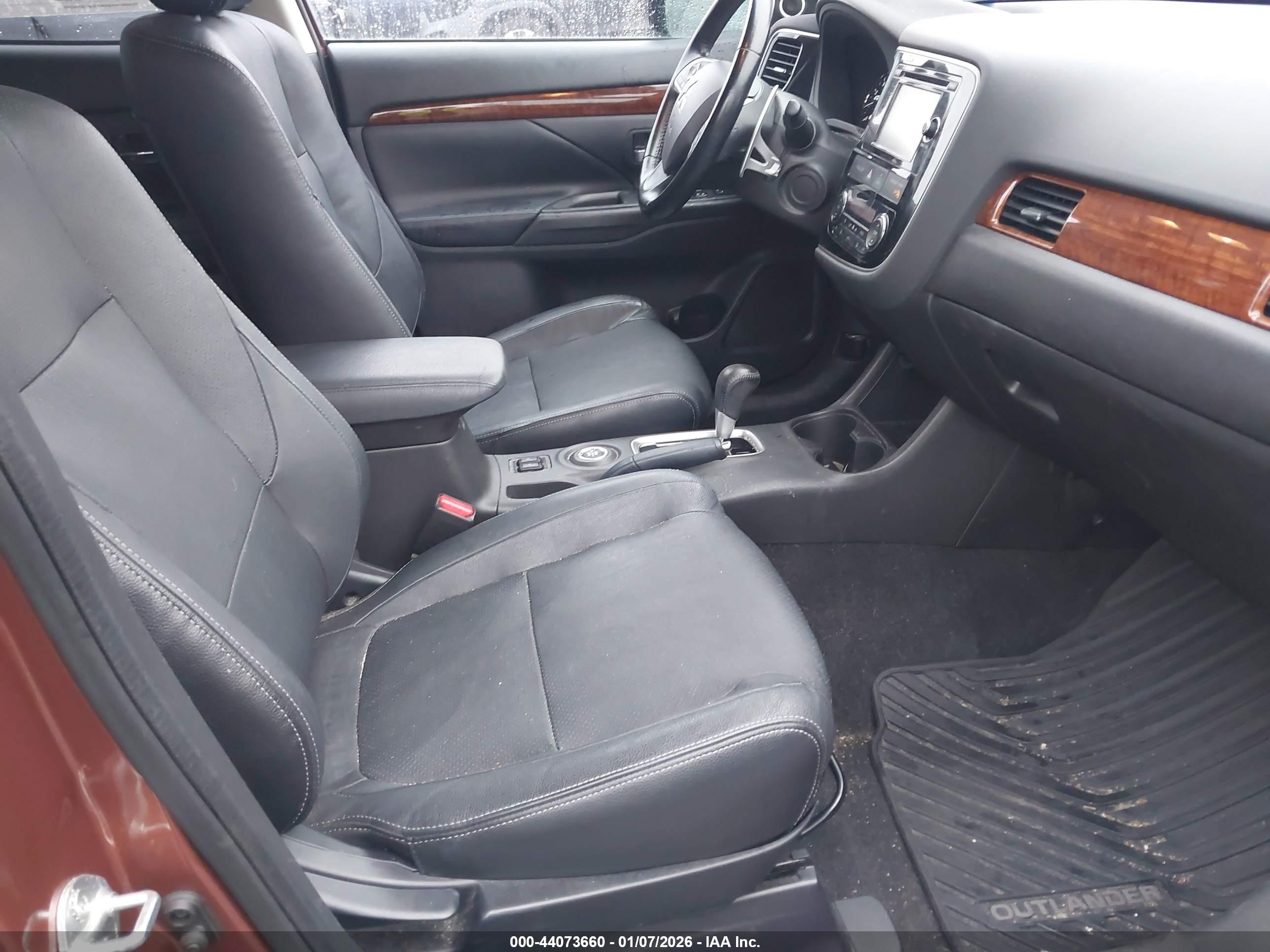 MITSUBISHI OUTLANDER image 5