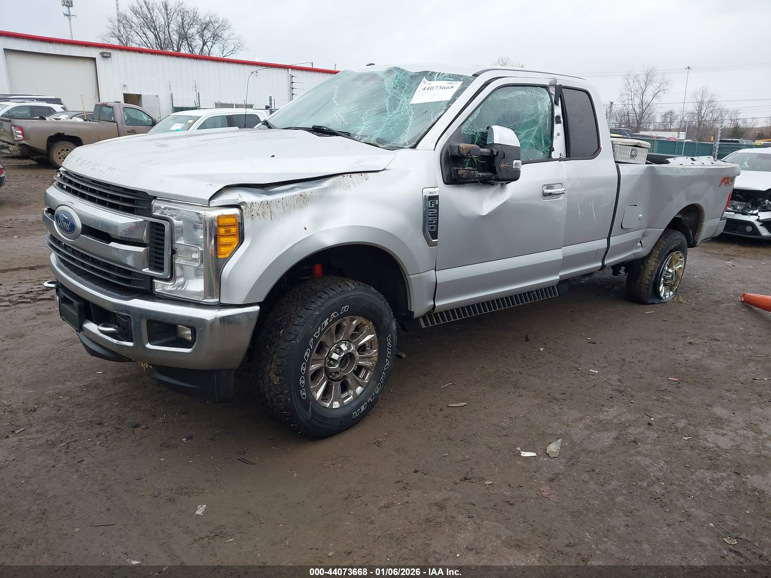 FORD F-250 image 2