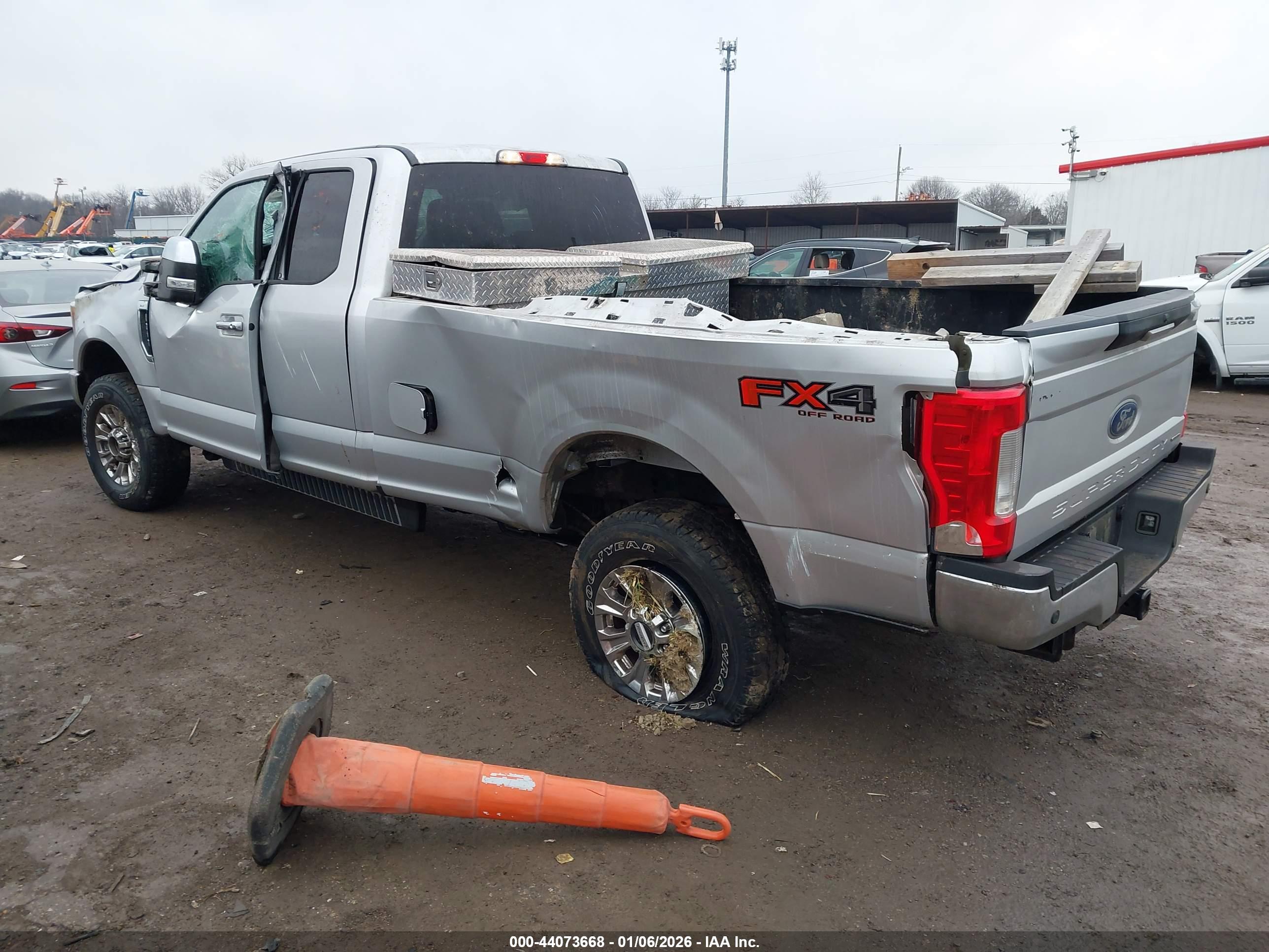 FORD F-250 image 3