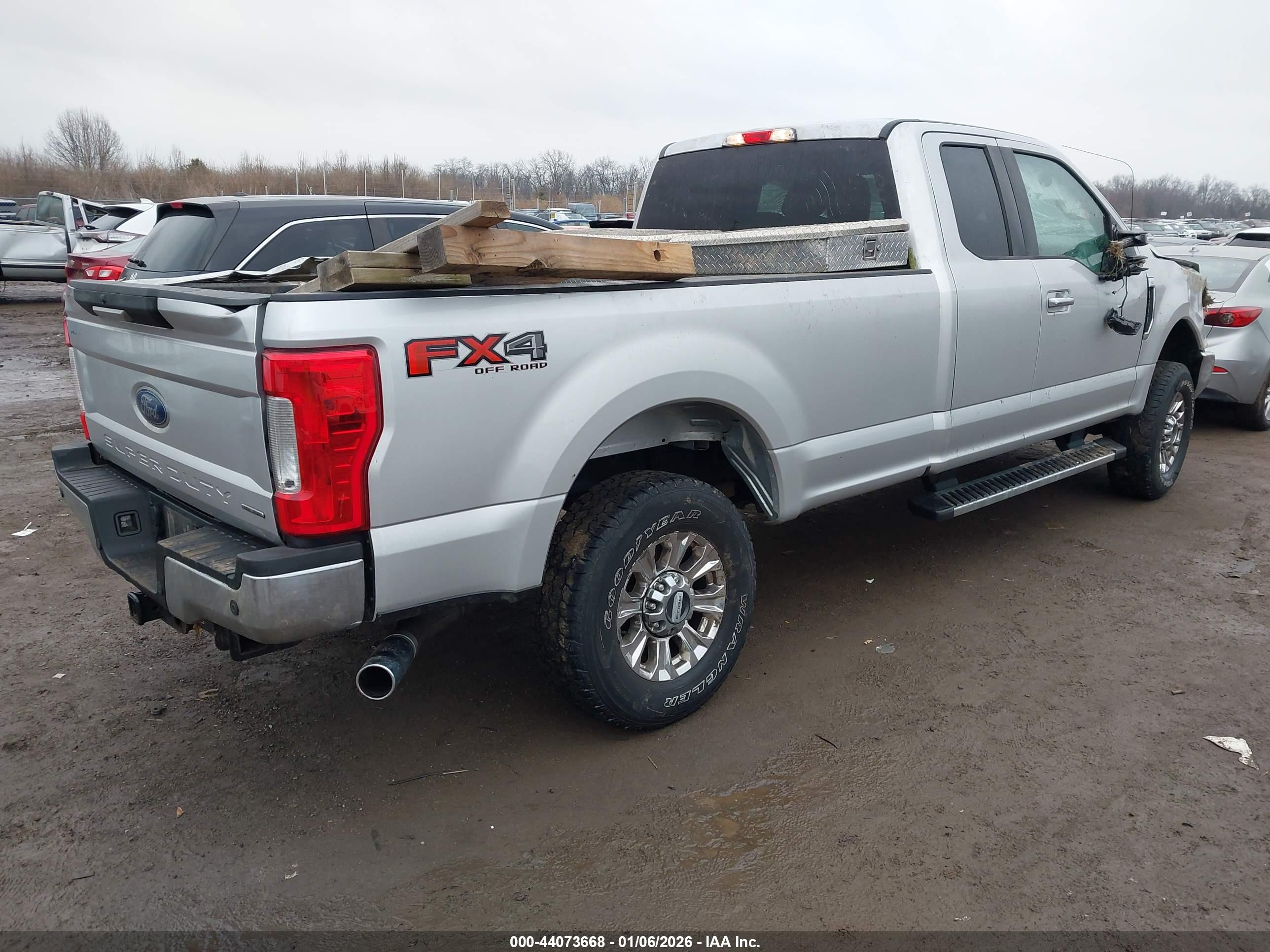 FORD F-250 image 4
