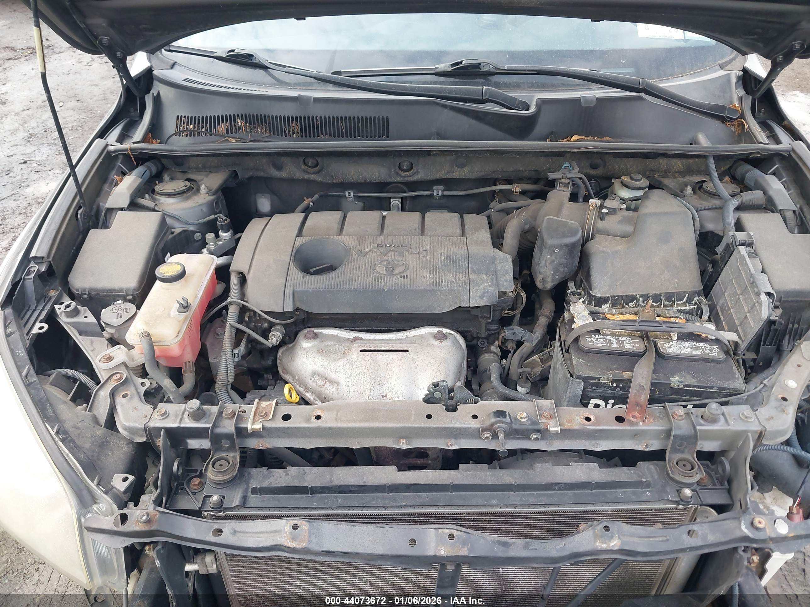 TOYOTA RAV4 image 10