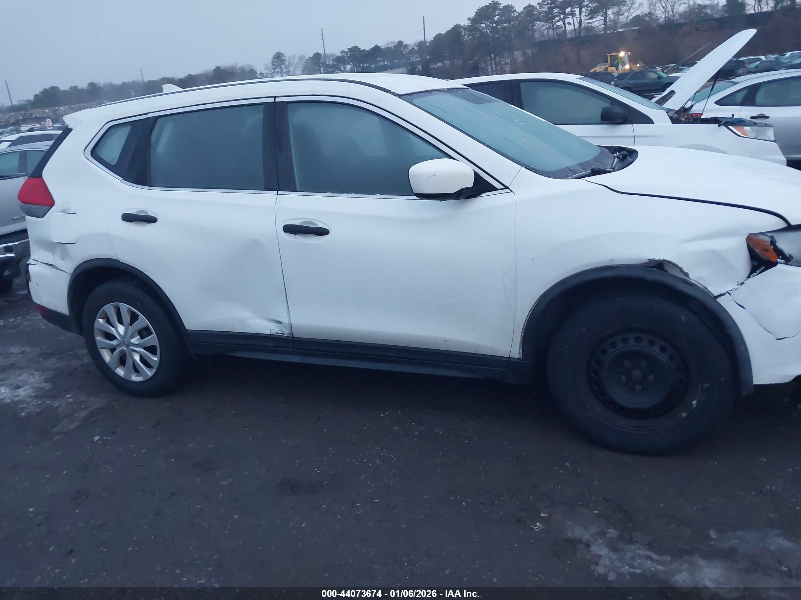 NISSAN ROGUE image 6