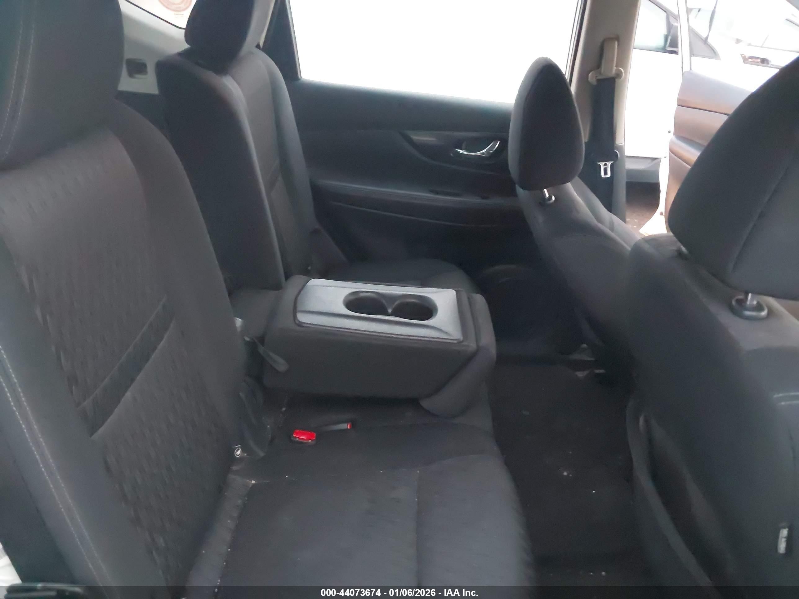 NISSAN ROGUE image 8