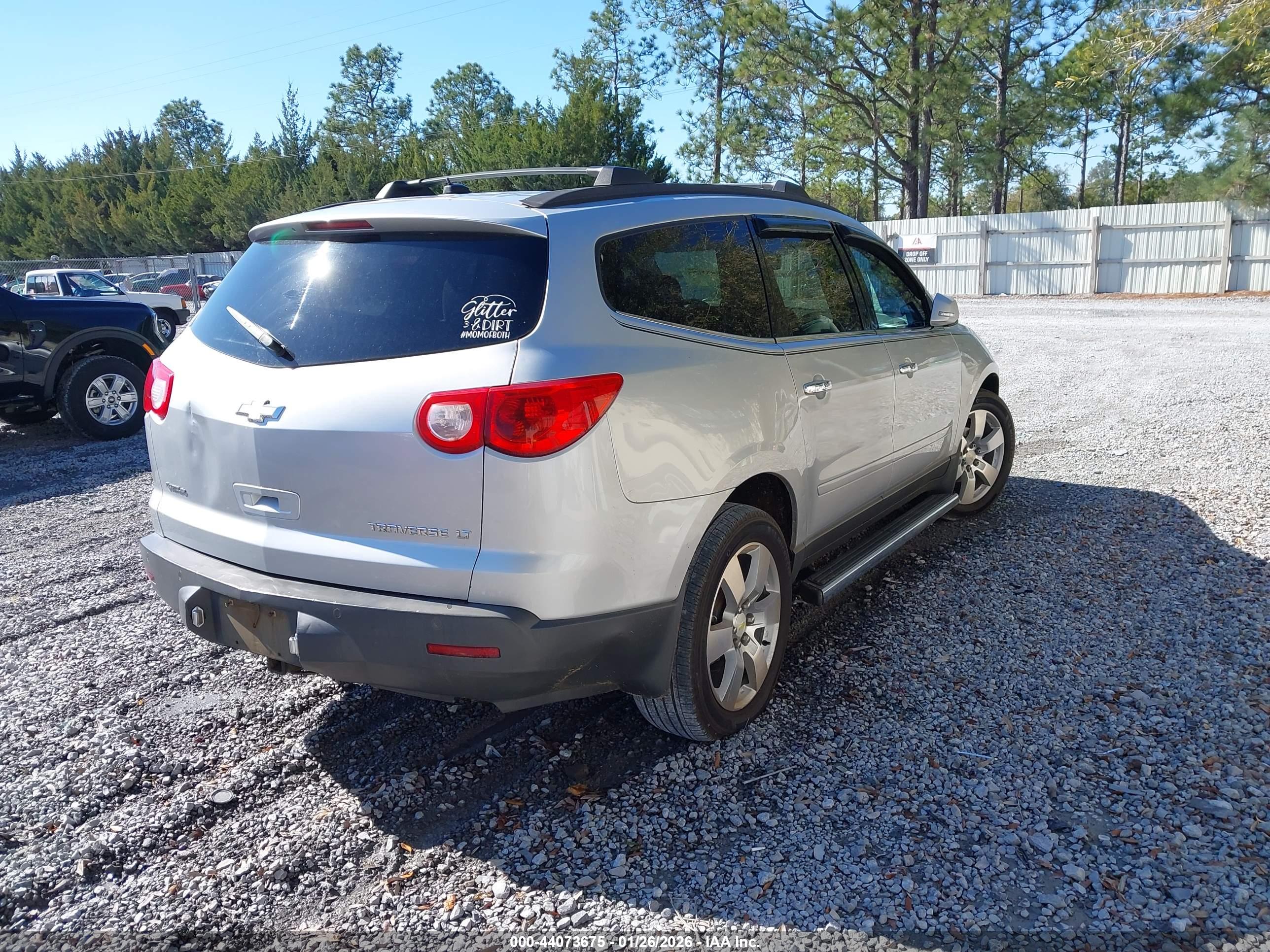 CHEVROLET TRAVERSE image 4