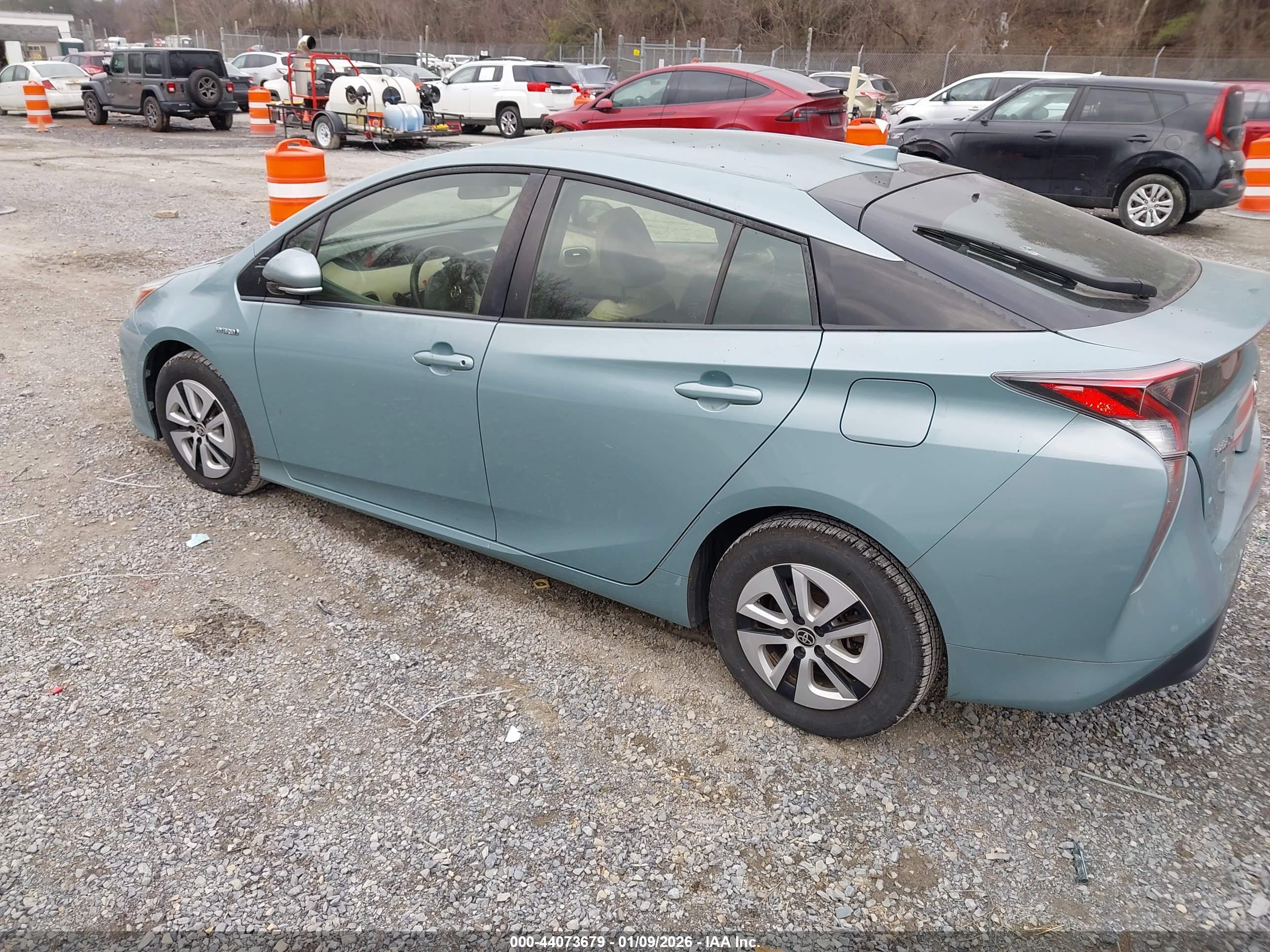 TOYOTA PRIUS image 3