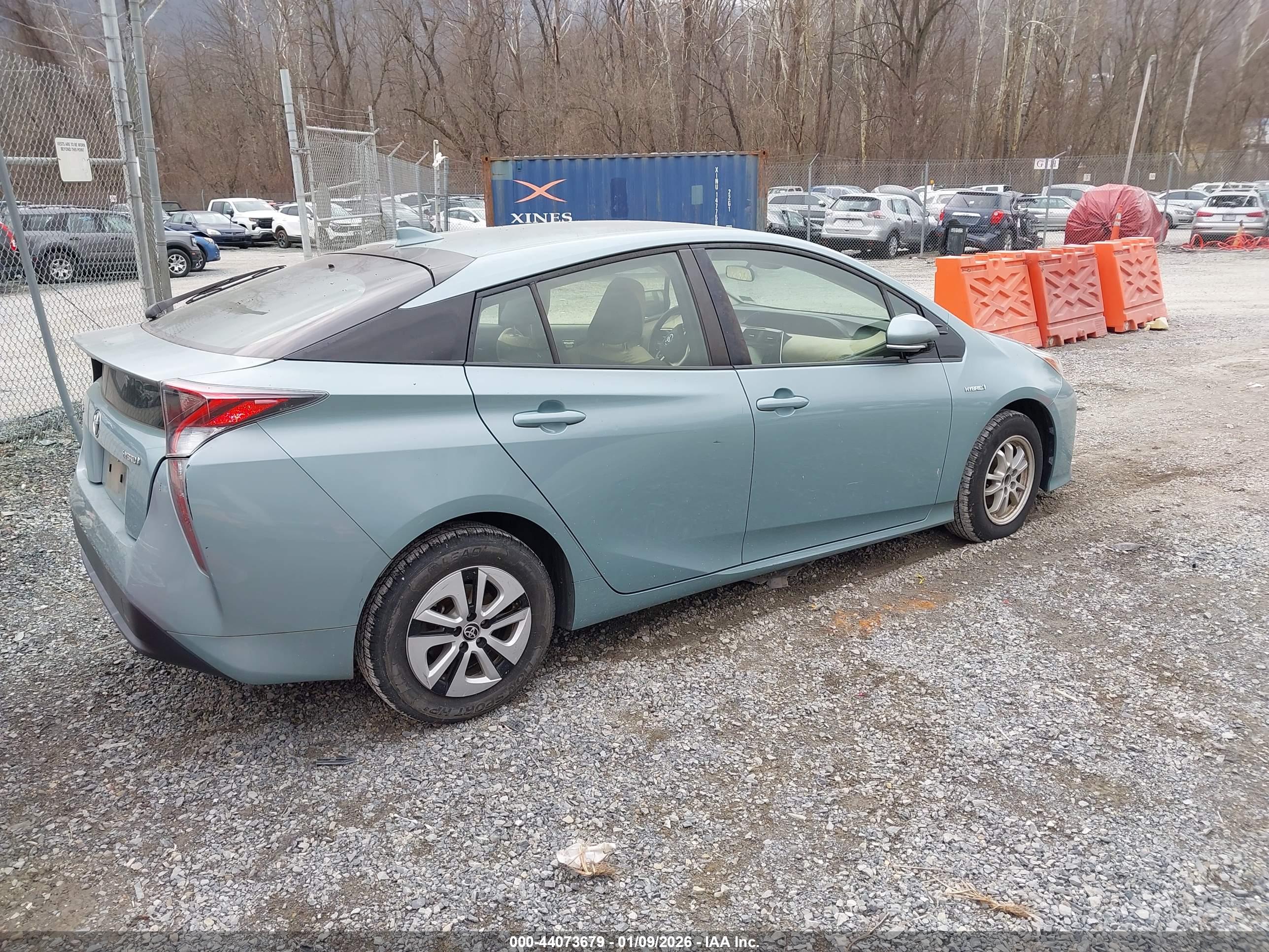 TOYOTA PRIUS image 4