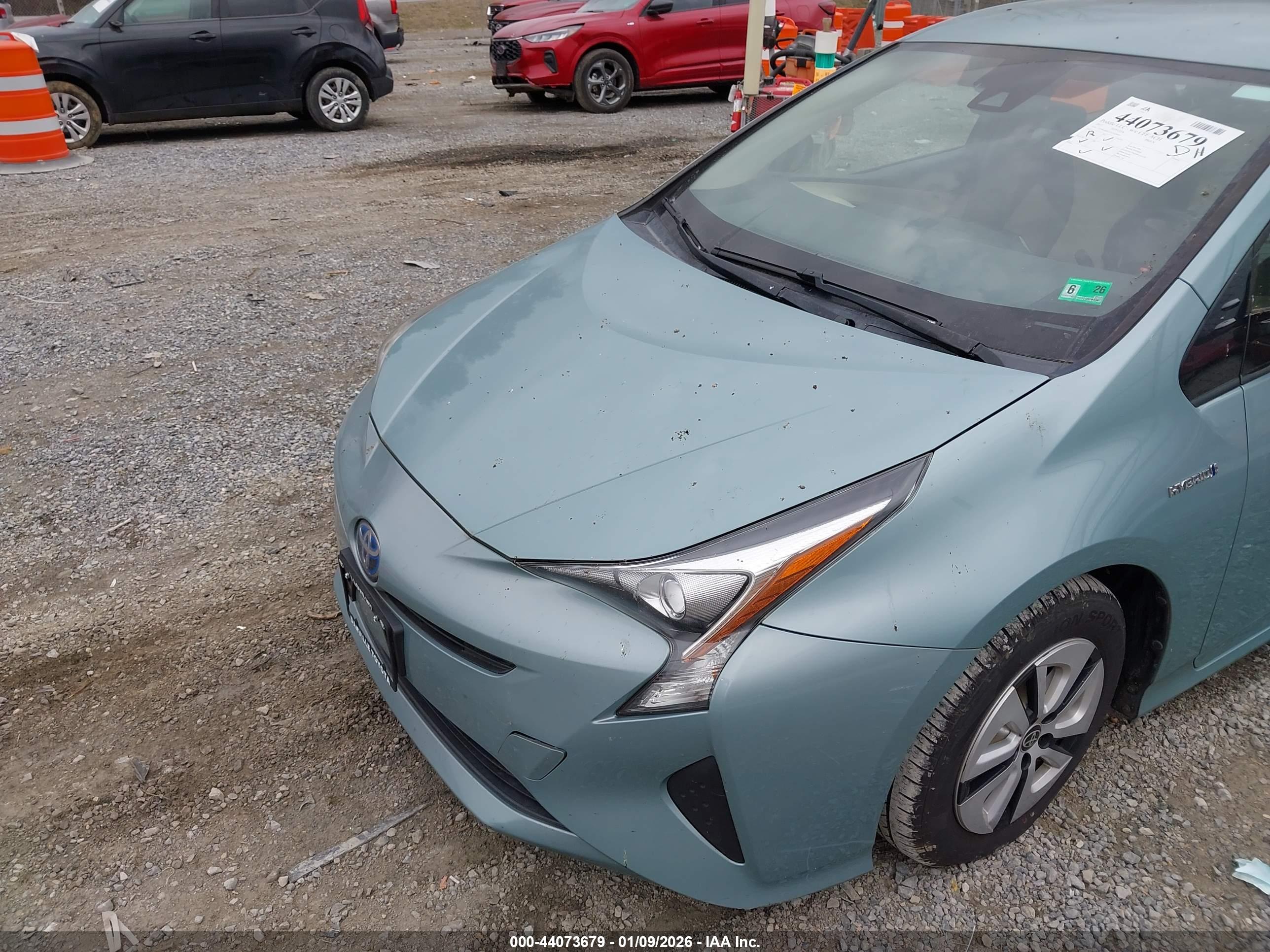 TOYOTA PRIUS image 6