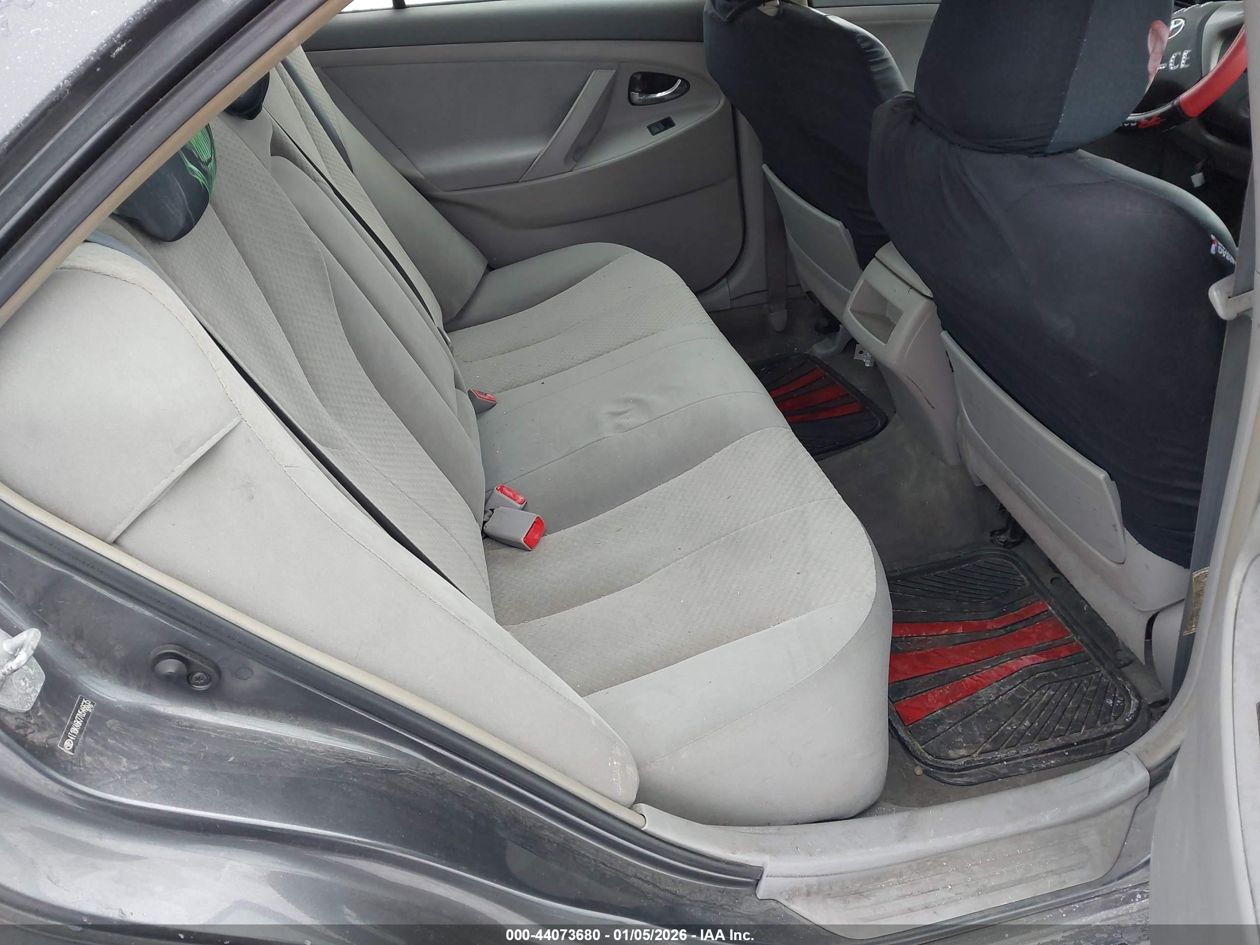 TOYOTA CAMRY image 8