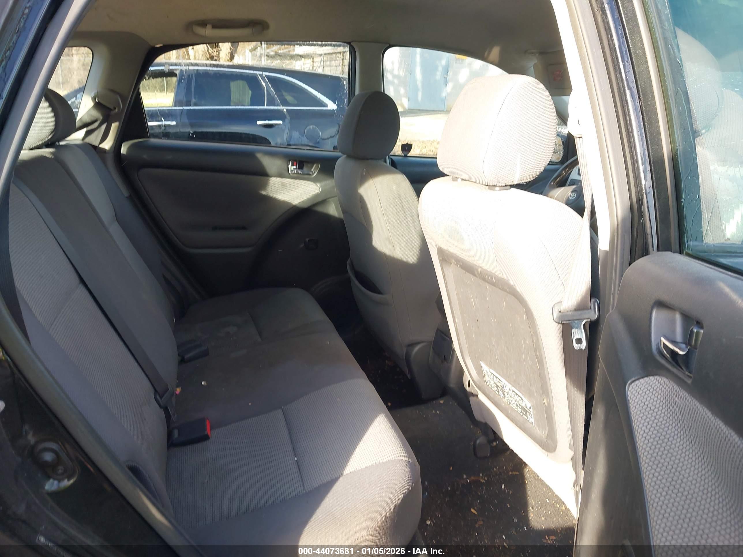 TOYOTA MATRIX image 8