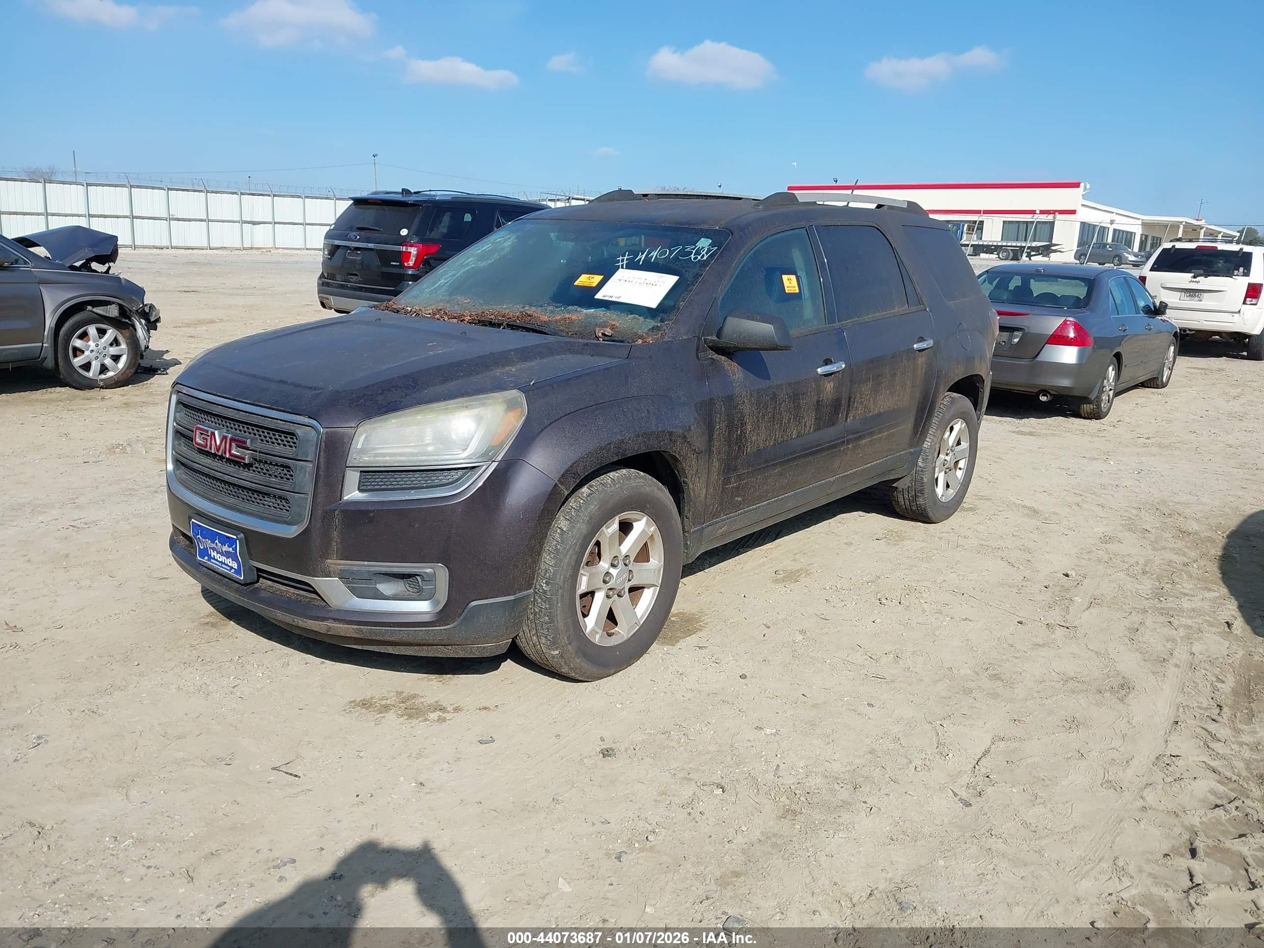 GMC ACADIA image 2