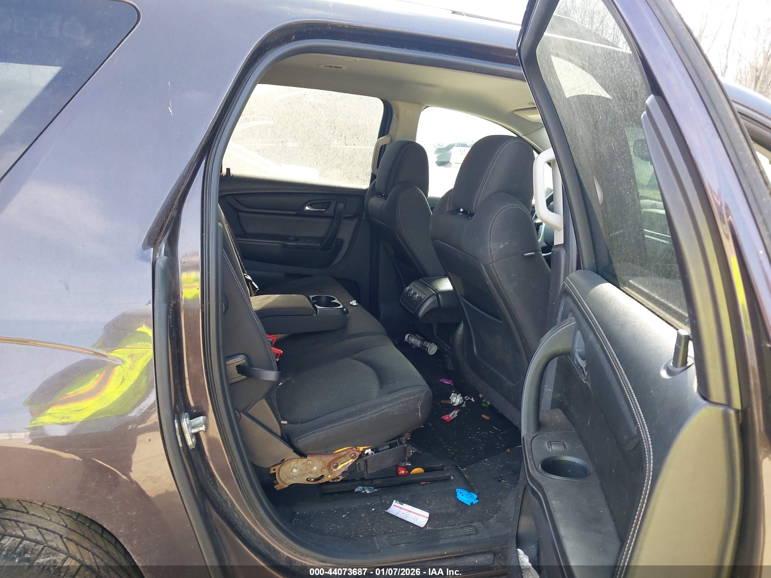GMC ACADIA image 8