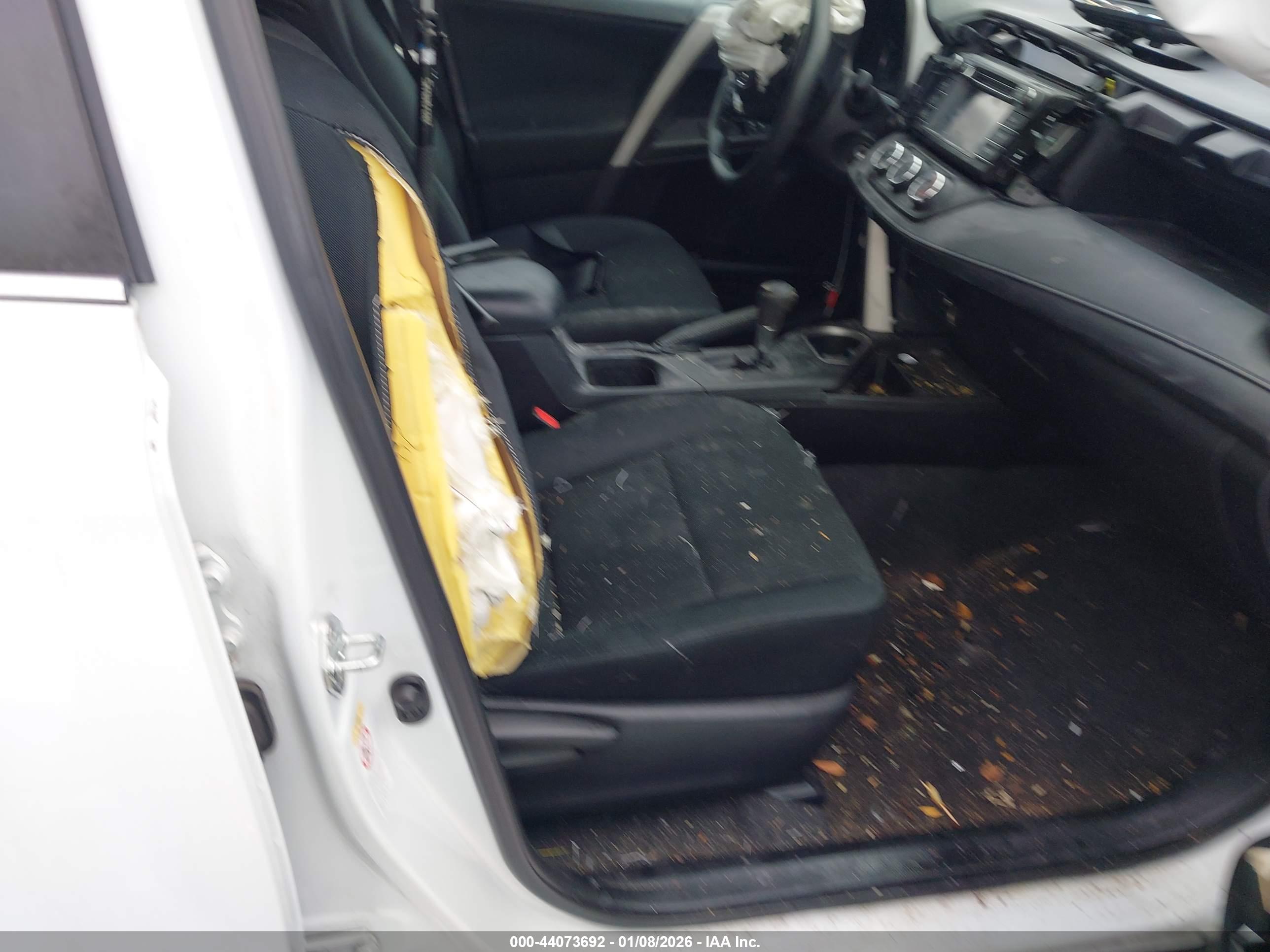 TOYOTA RAV4 image 5