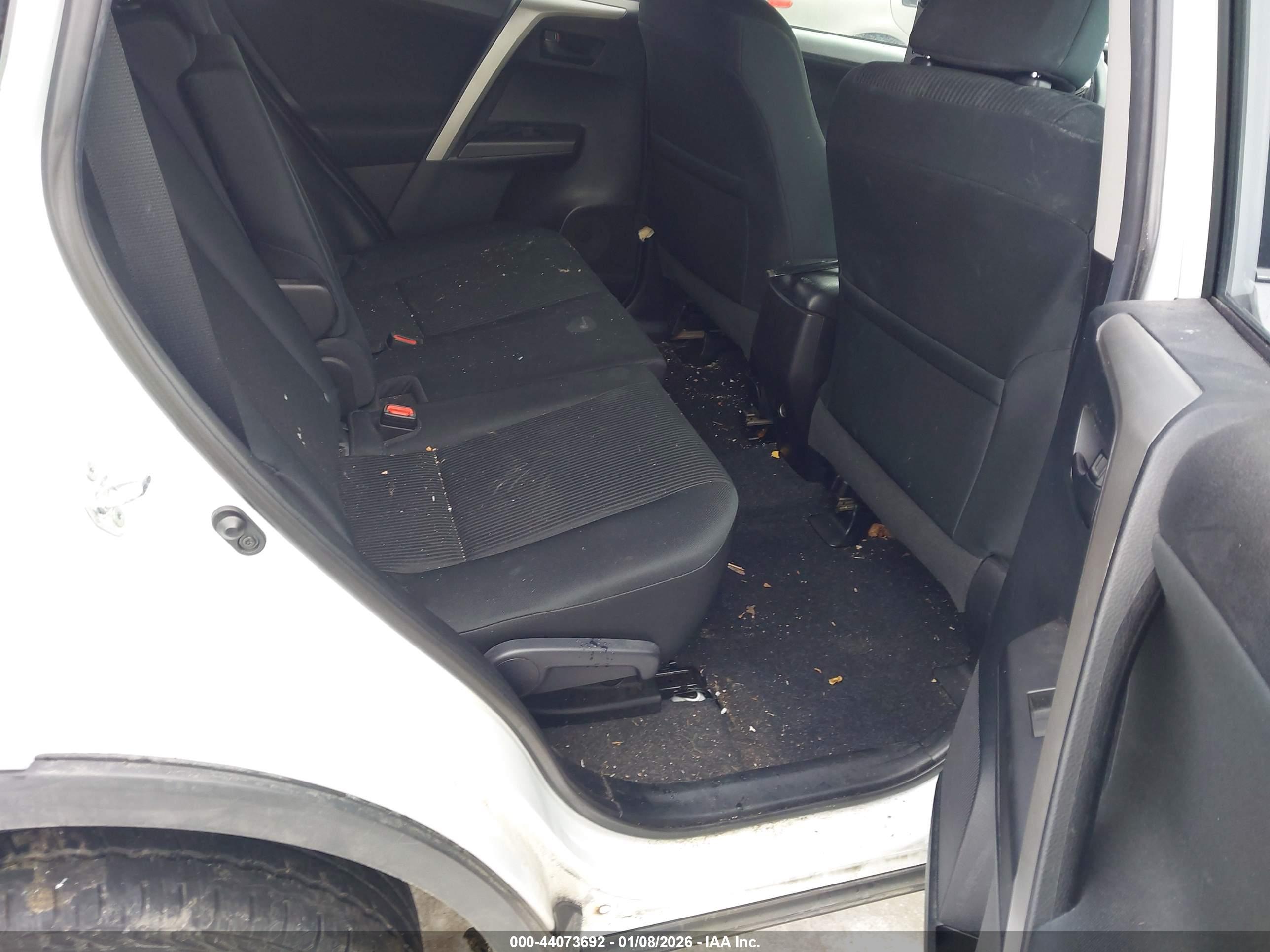 TOYOTA RAV4 image 8