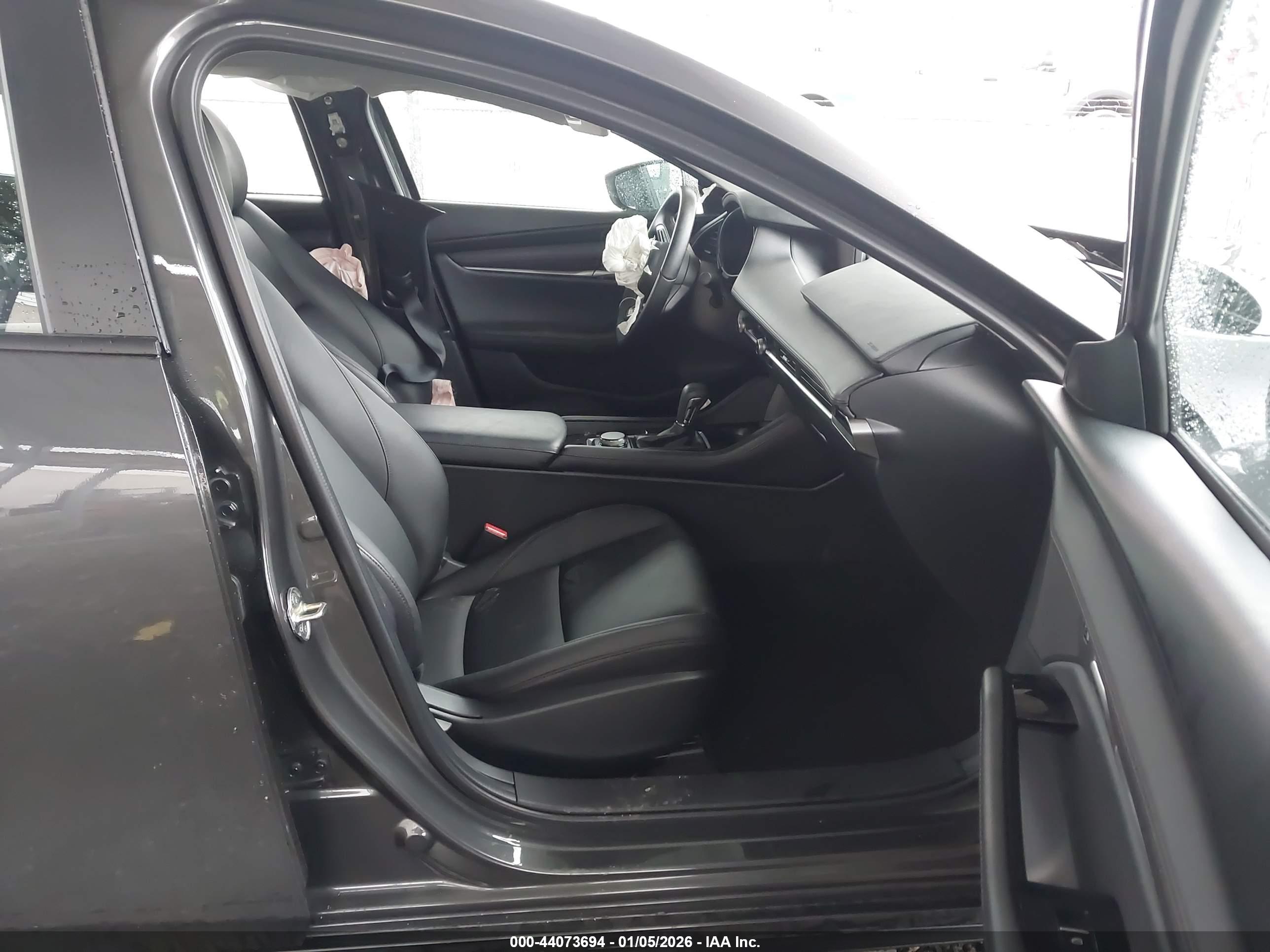 MAZDA MAZDA3 image 5
