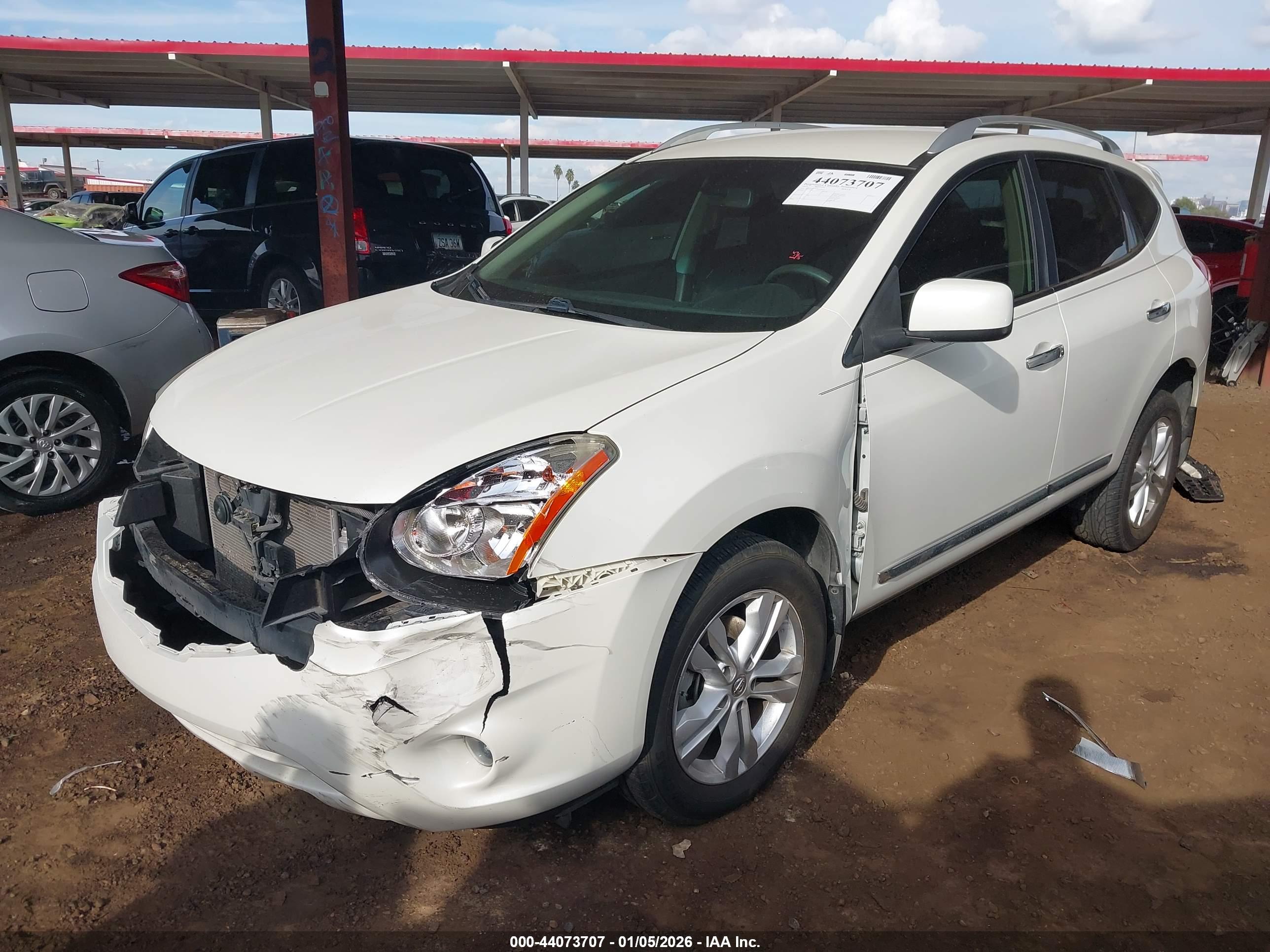 NISSAN ROGUE image 2