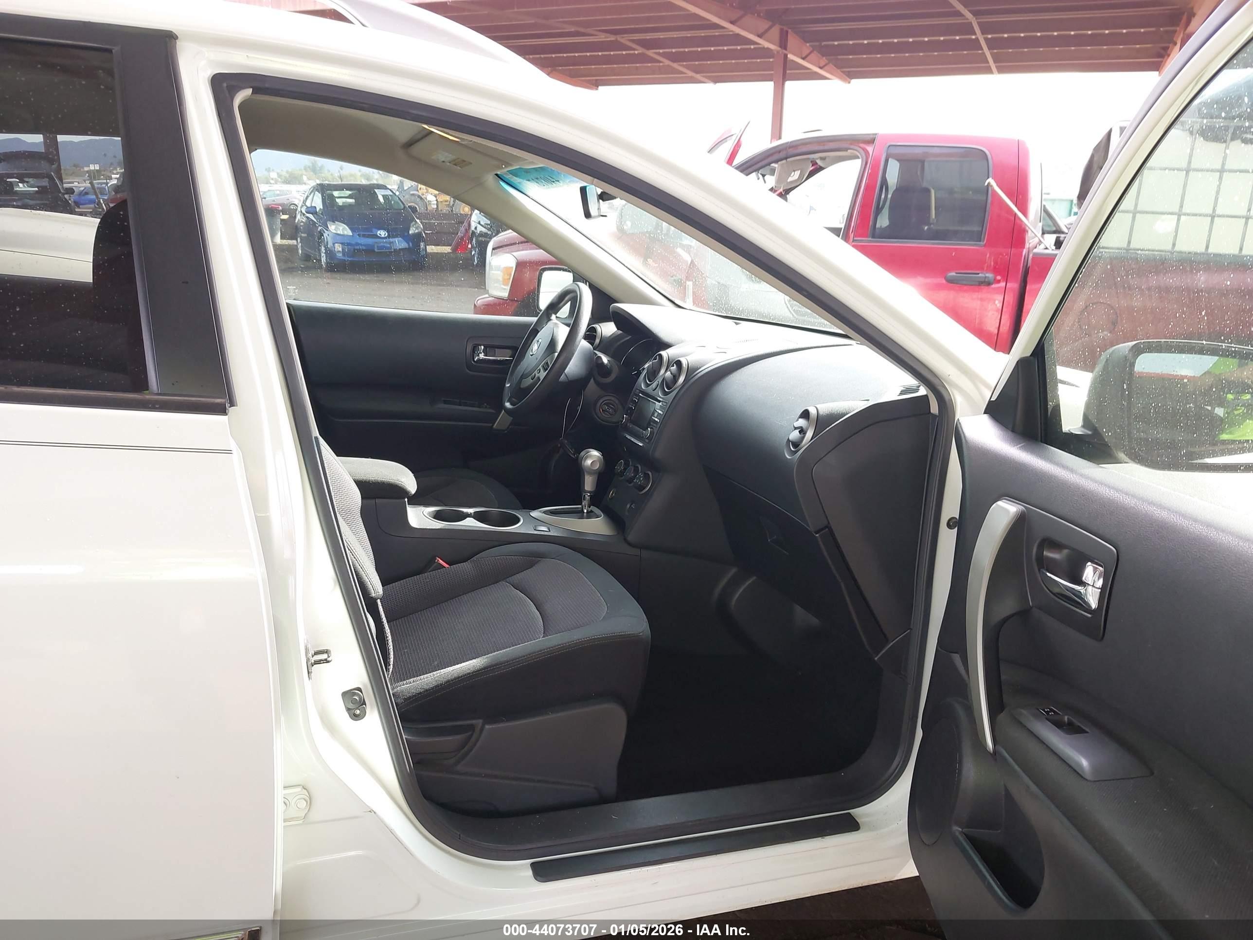 NISSAN ROGUE image 5