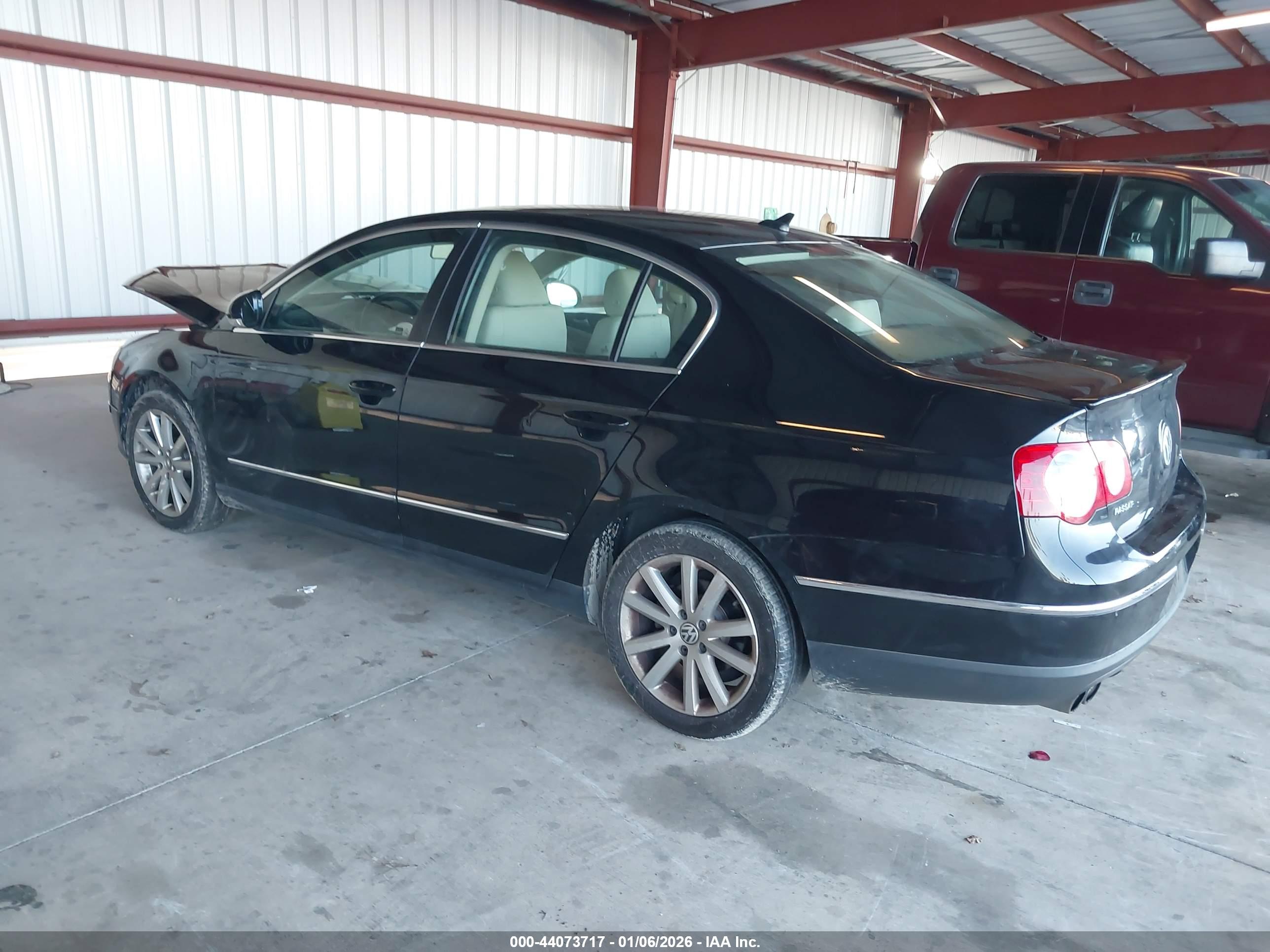 VOLKSWAGEN PASSAT image 3