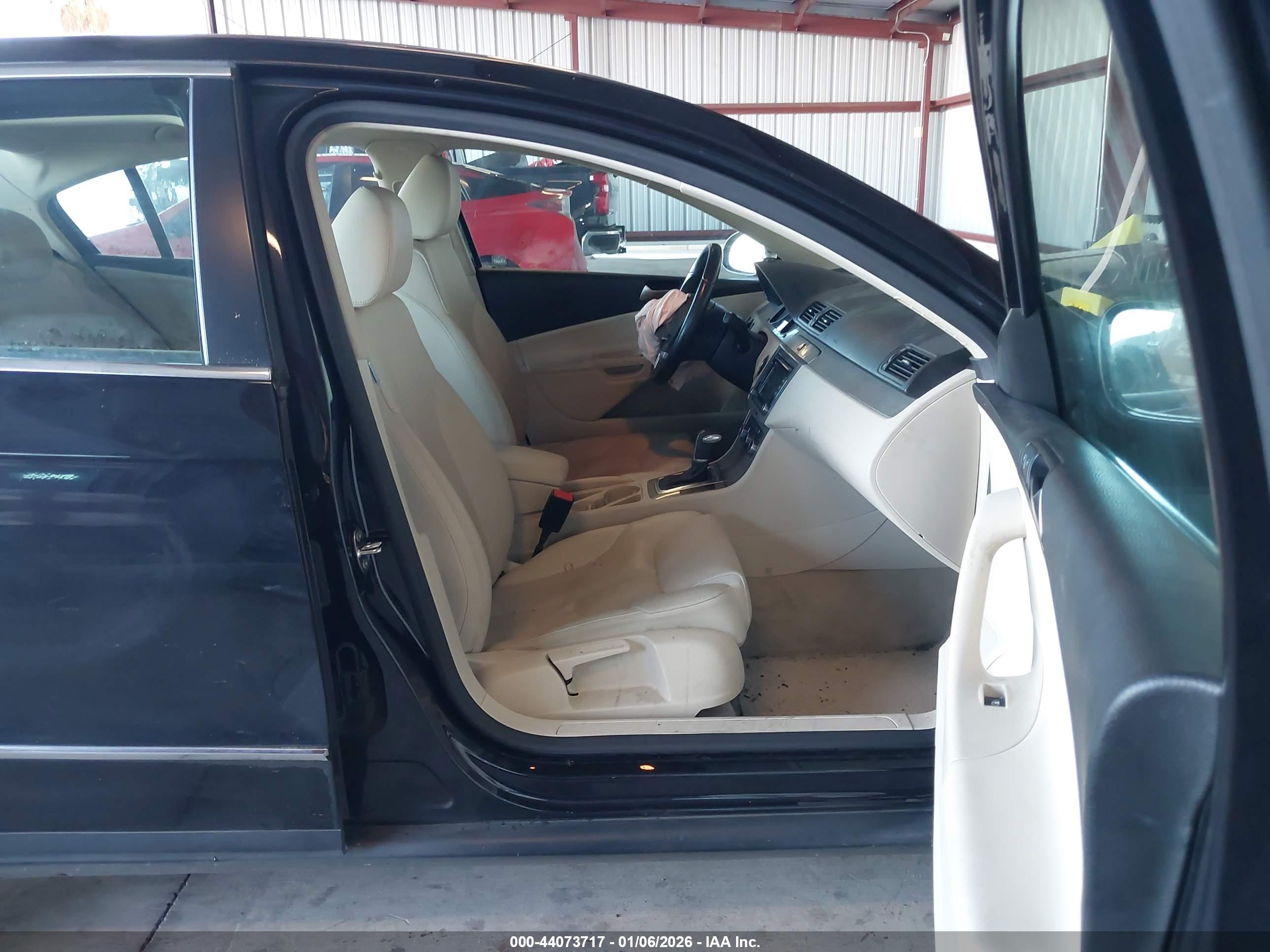 VOLKSWAGEN PASSAT image 5