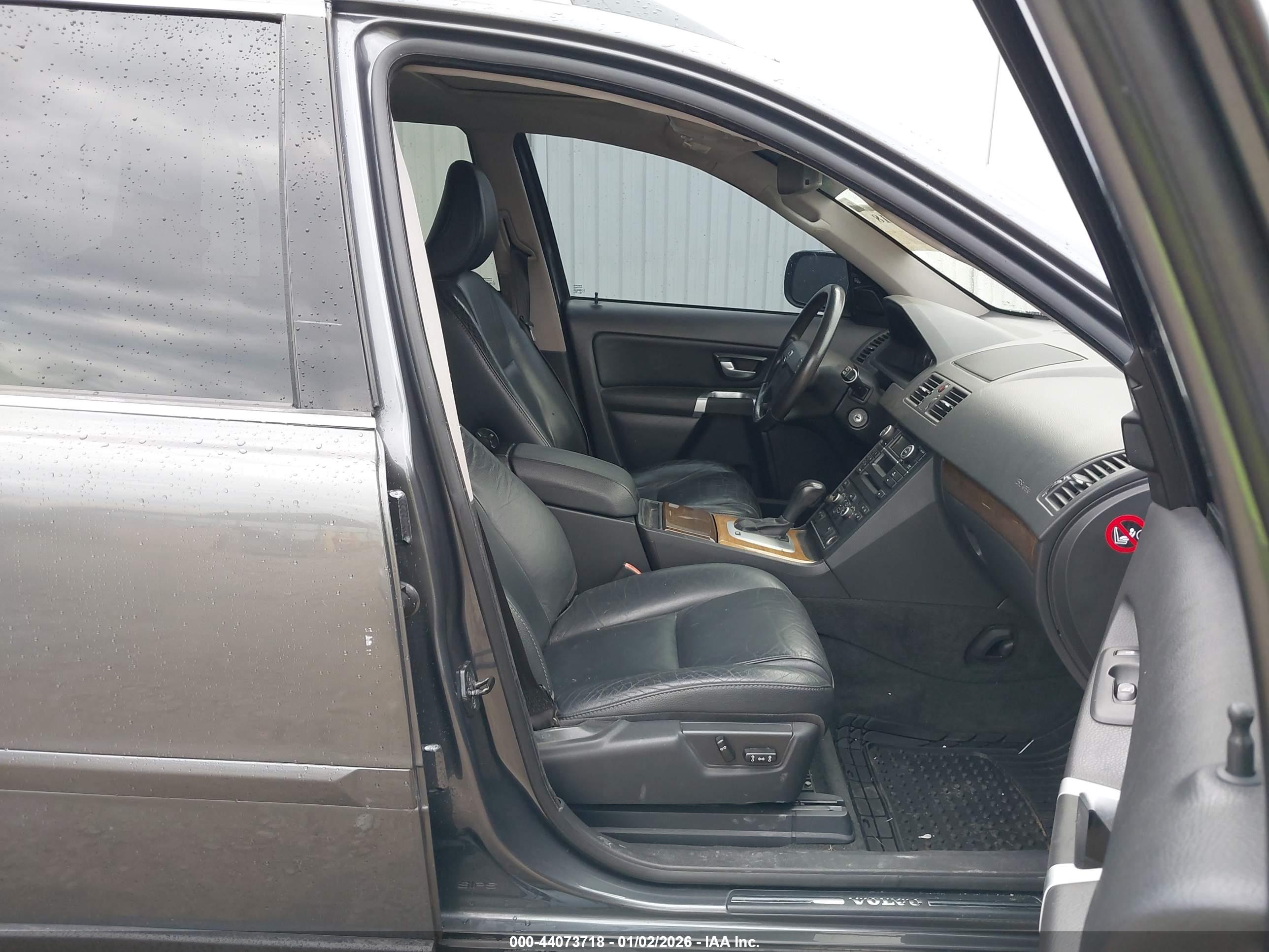 VOLVO XC90 image 5