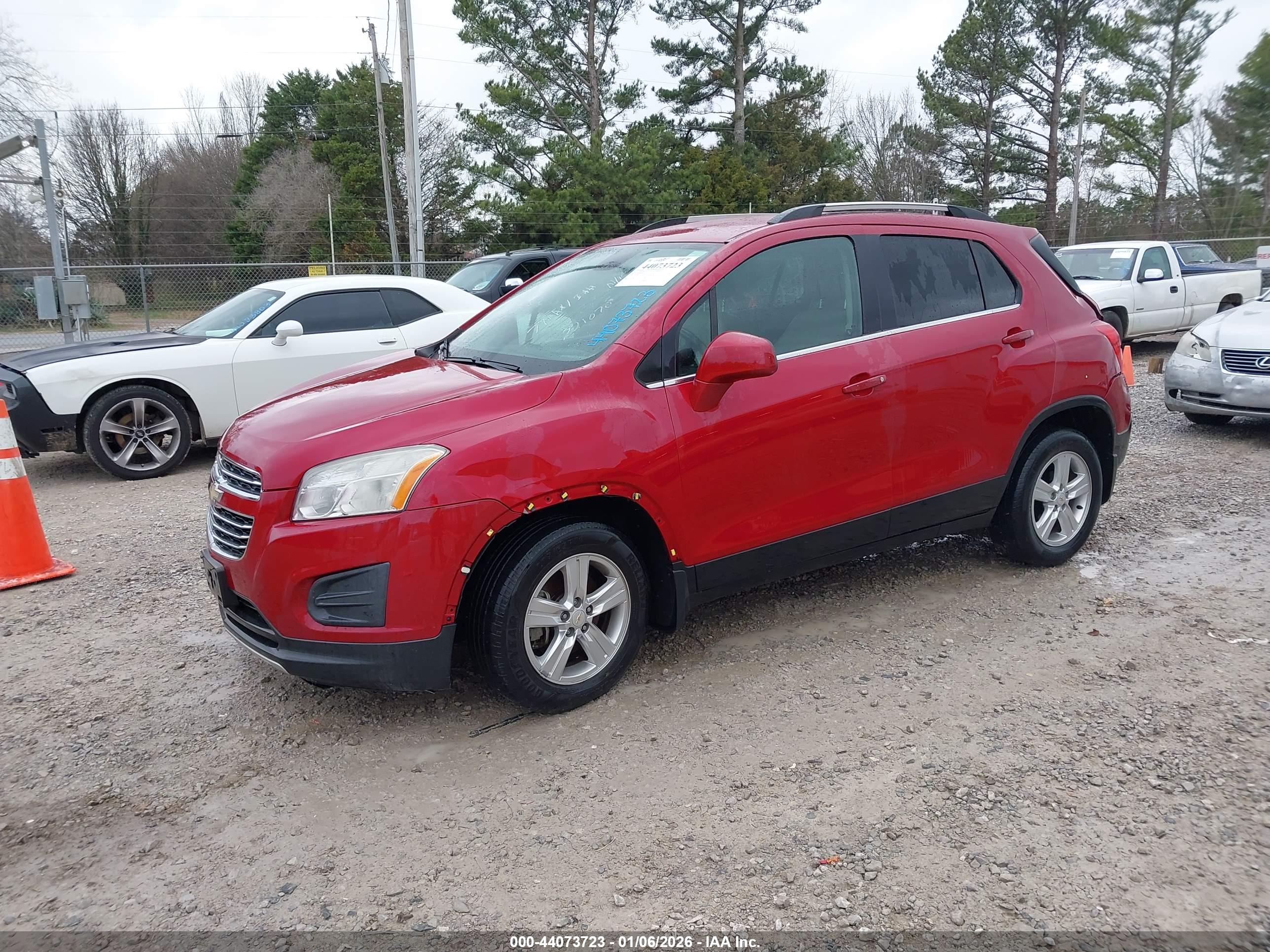 CHEVROLET TRAX image 2