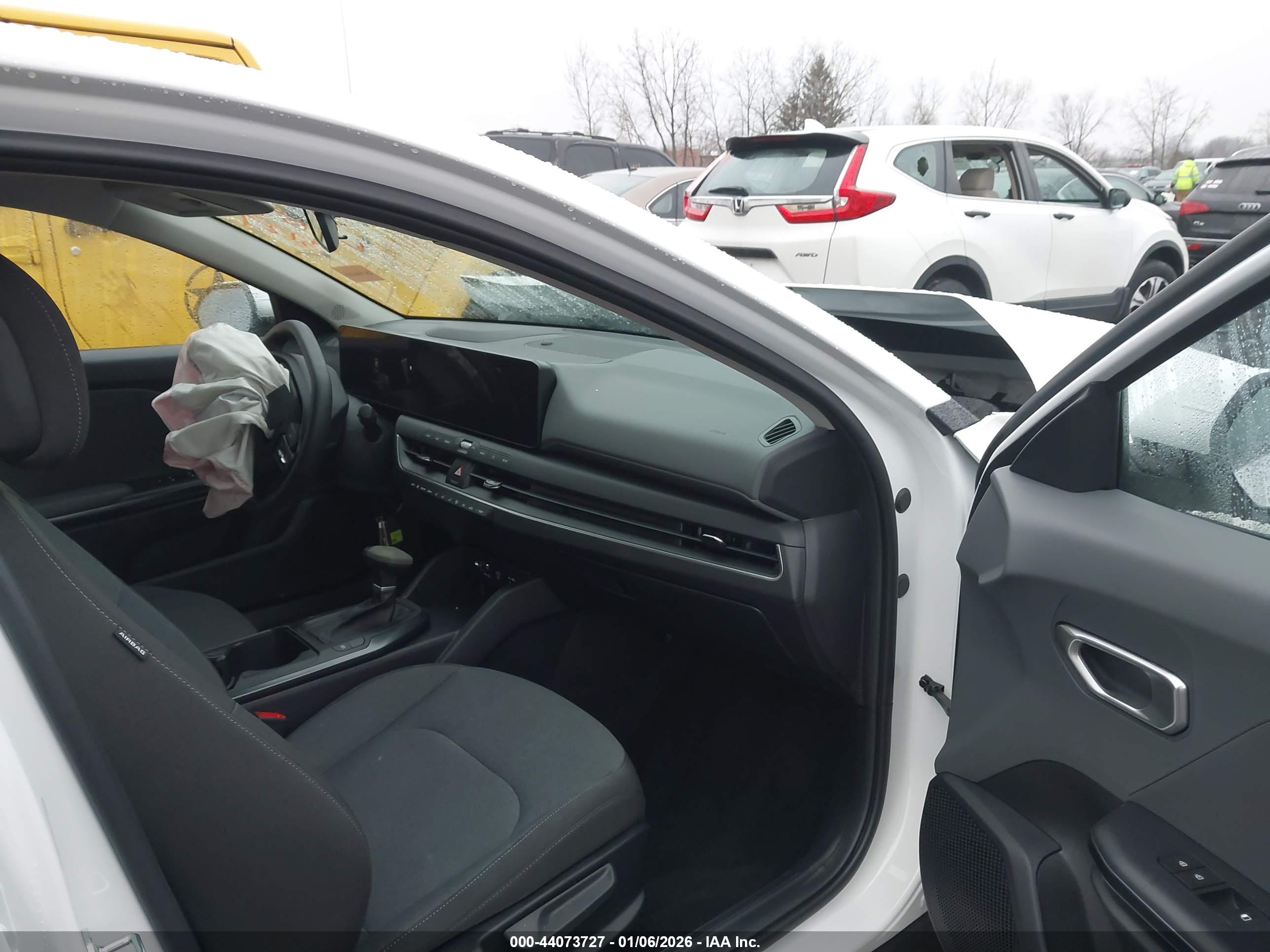 KIA K4 image 5