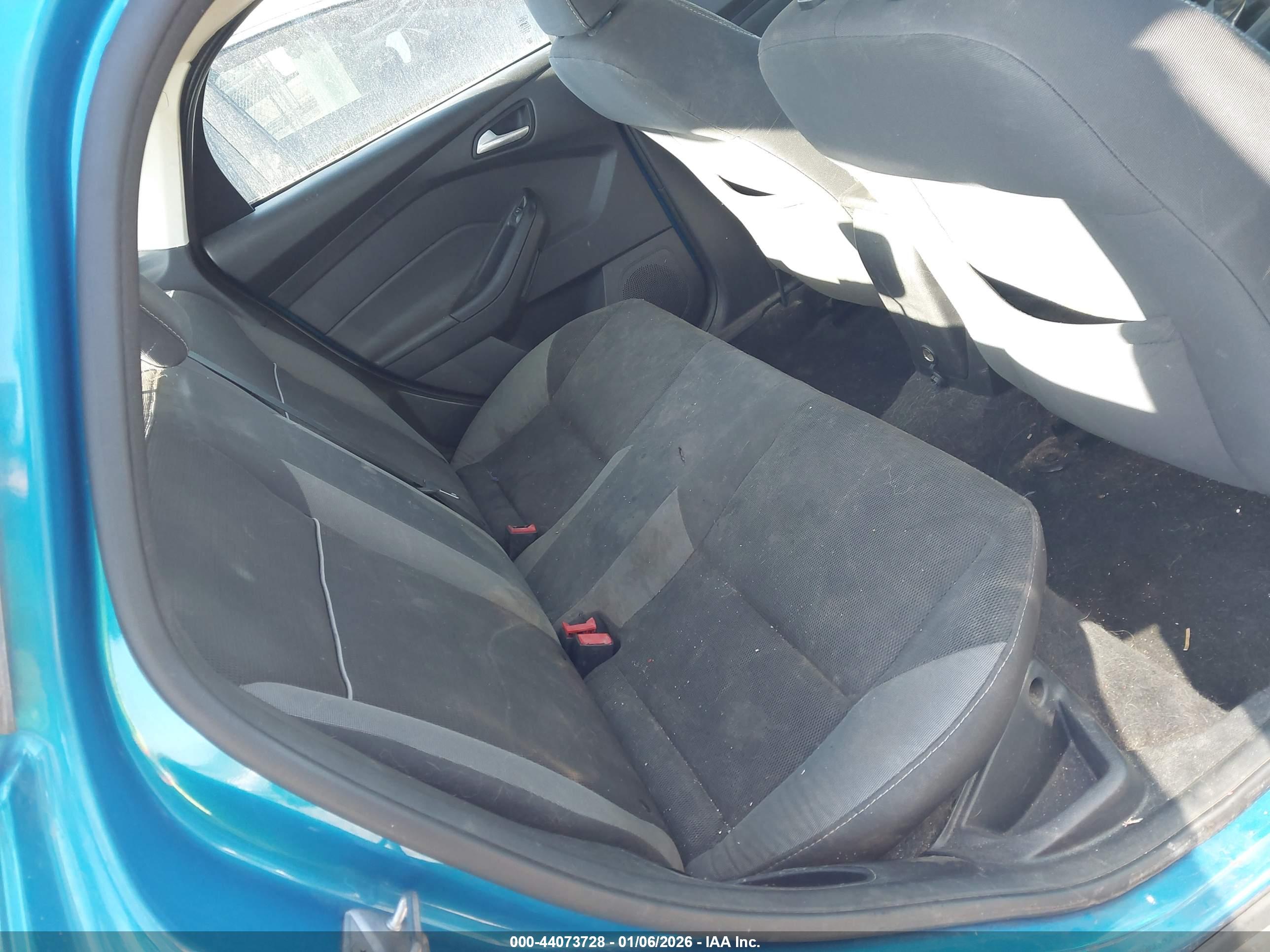 FORD FOCUS image 8