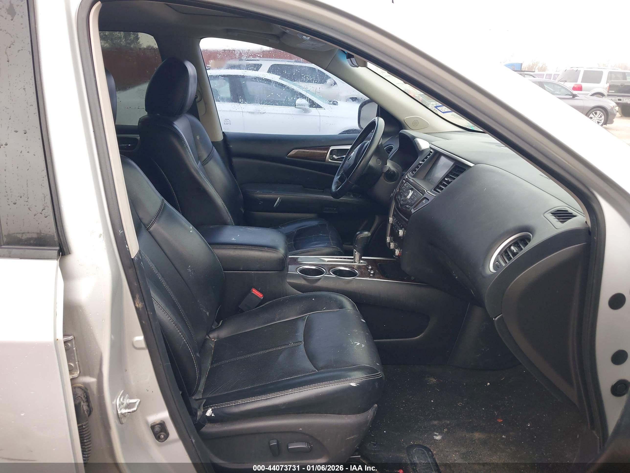 NISSAN PATHFINDER image 5