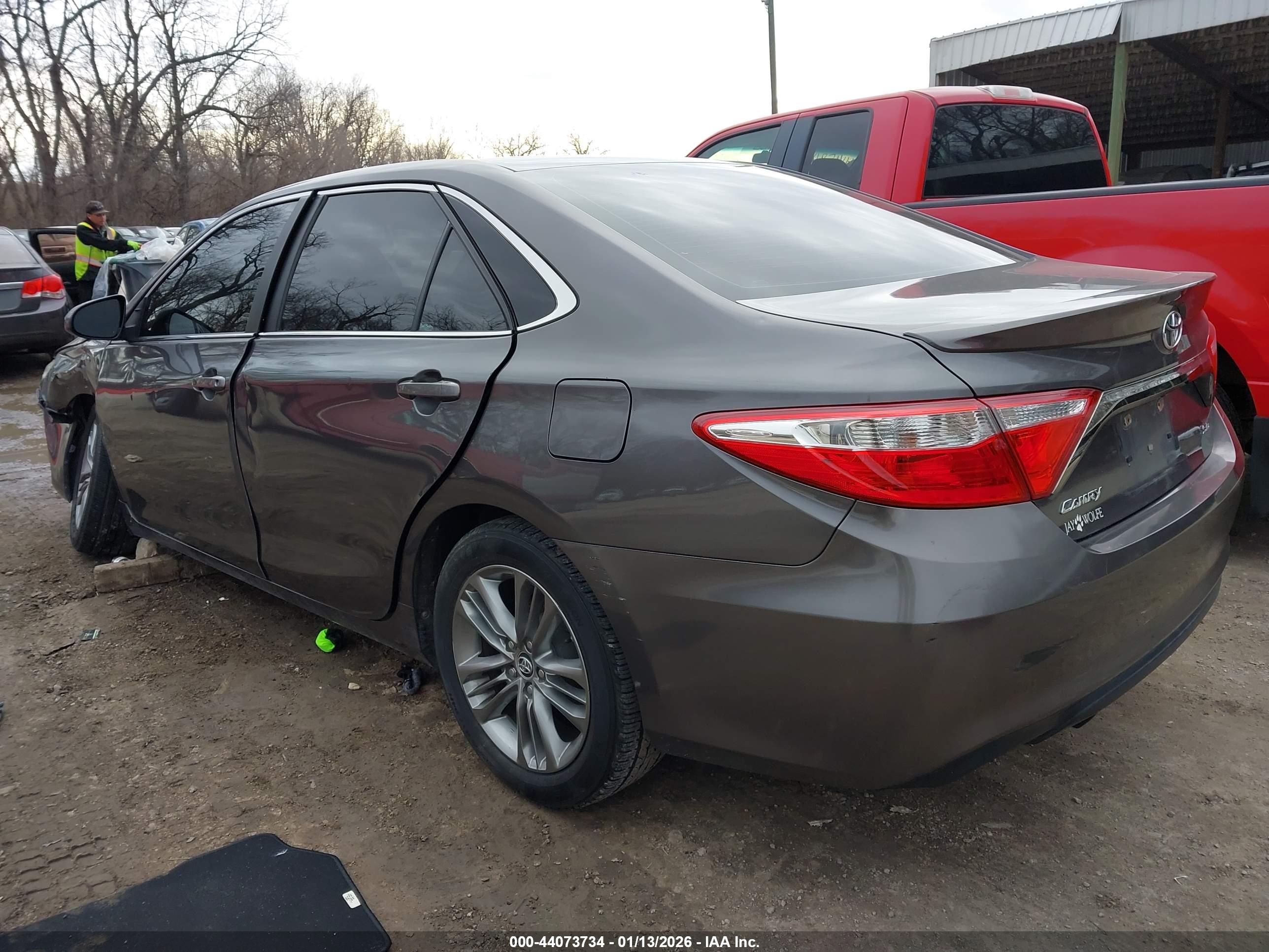TOYOTA CAMRY image 3