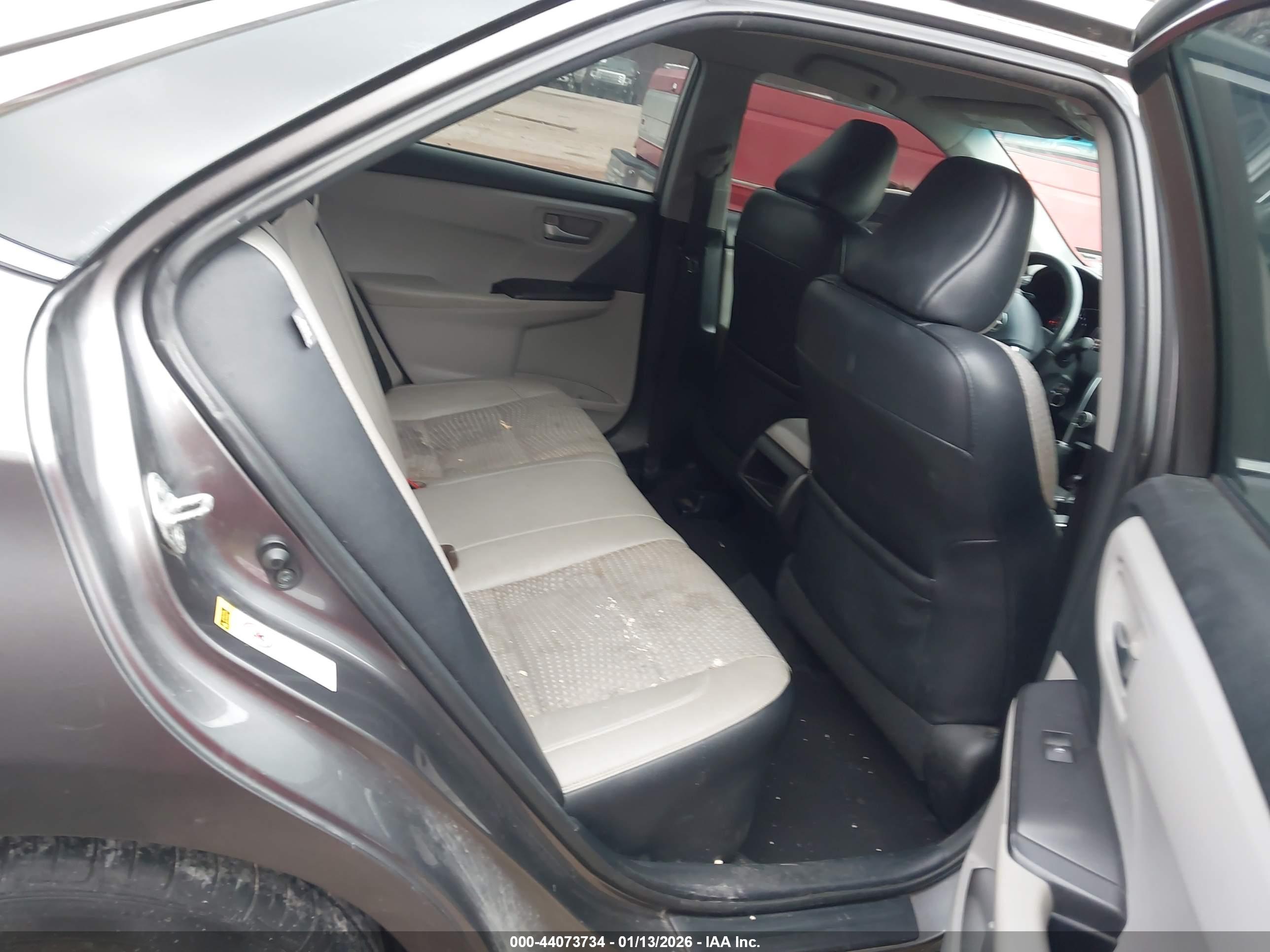 TOYOTA CAMRY image 8