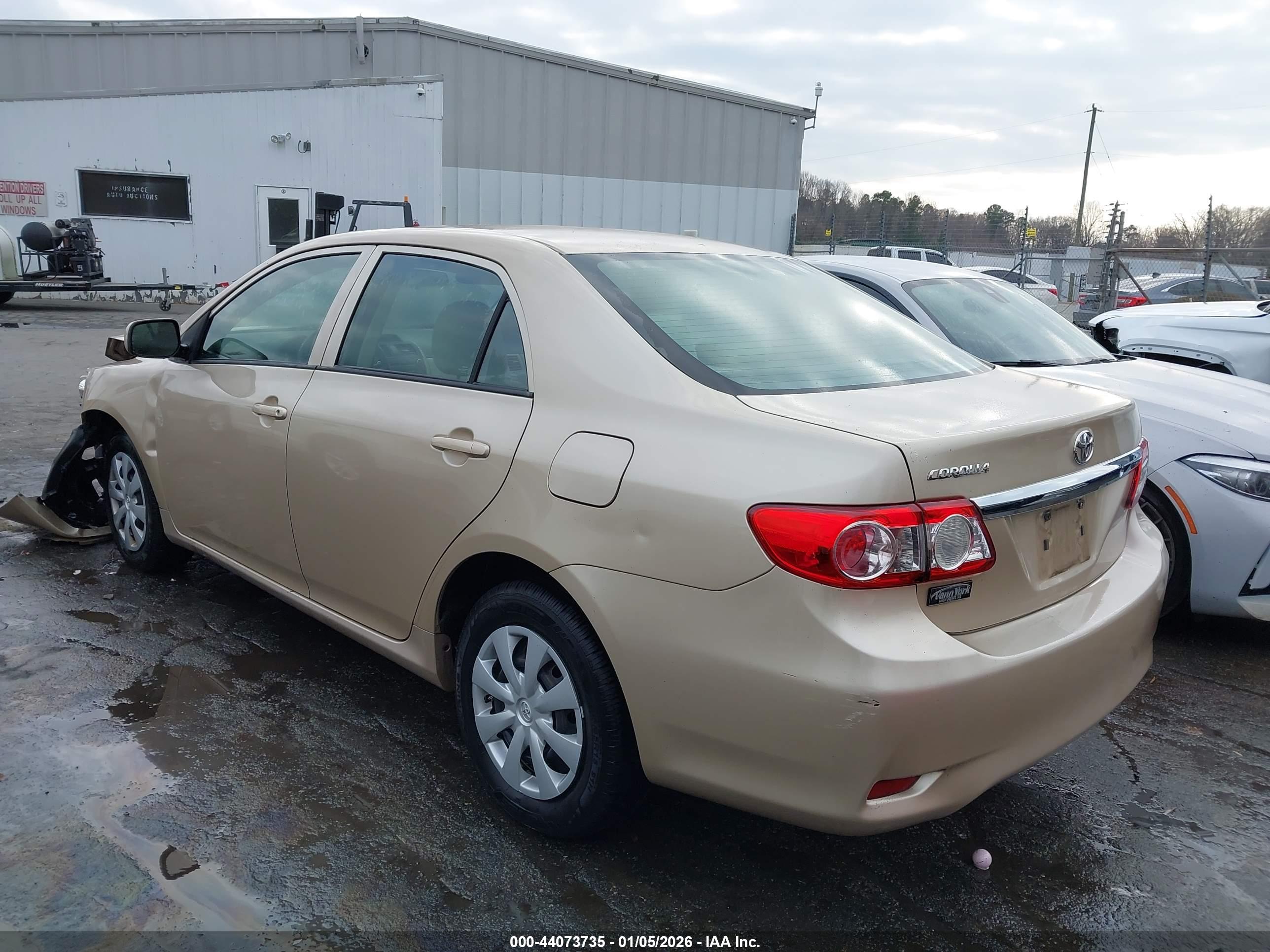 TOYOTA COROLLA image 3