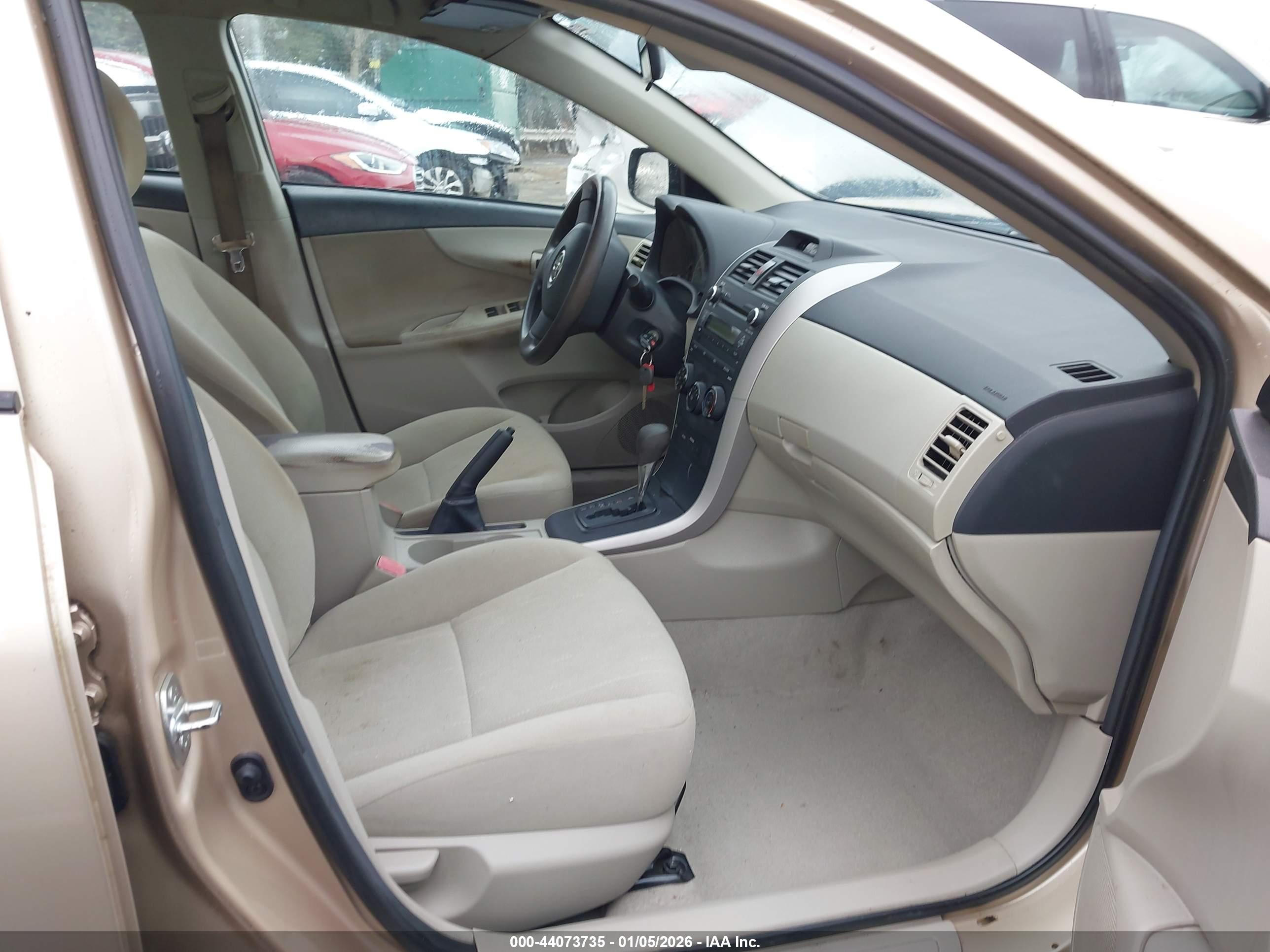 TOYOTA COROLLA image 5