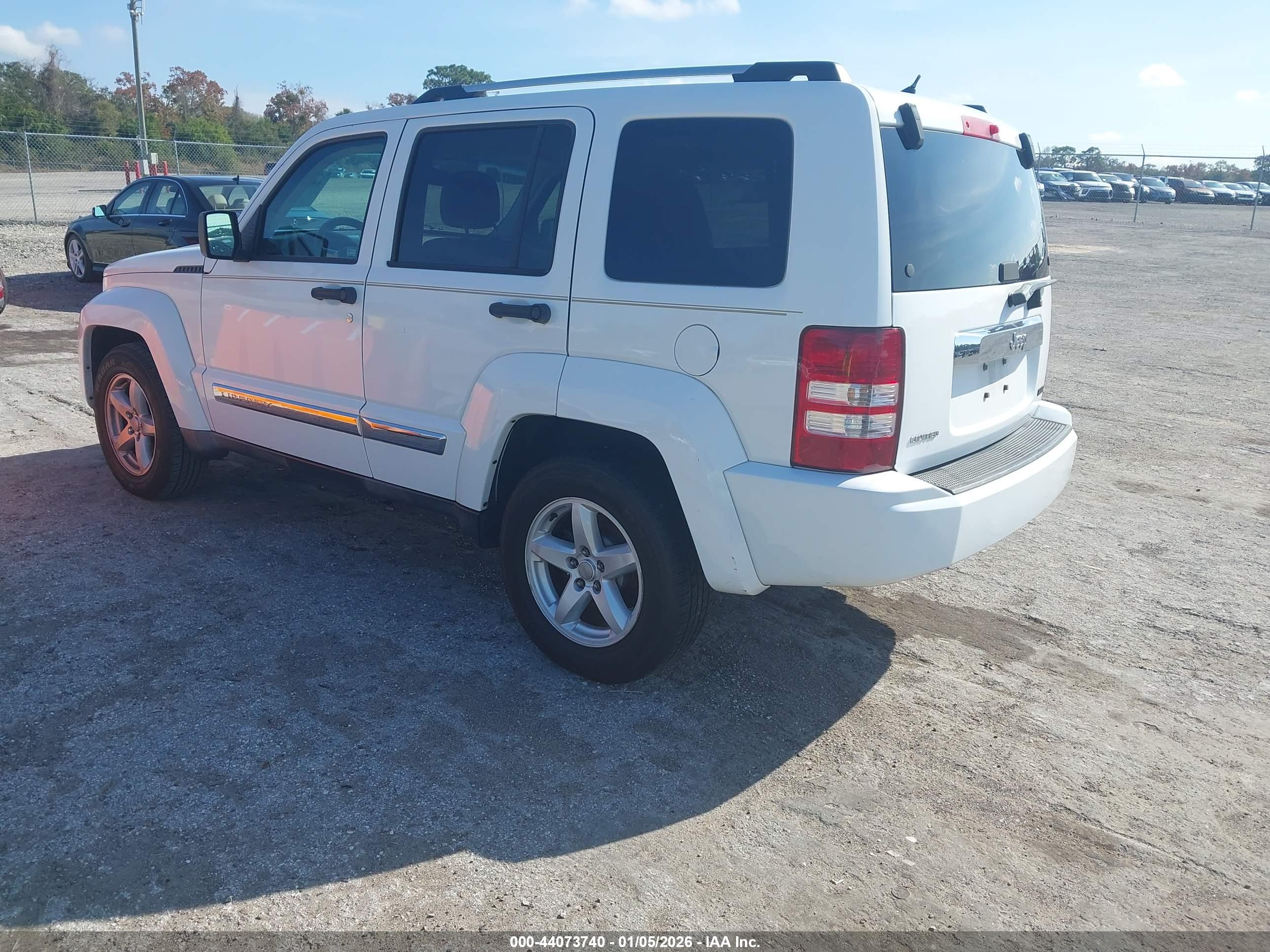 JEEP LIBERTY image 3
