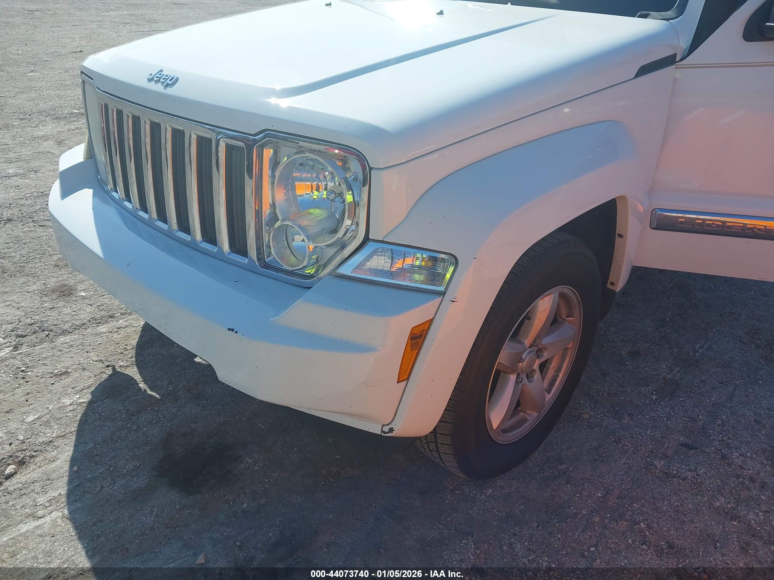 JEEP LIBERTY image 6