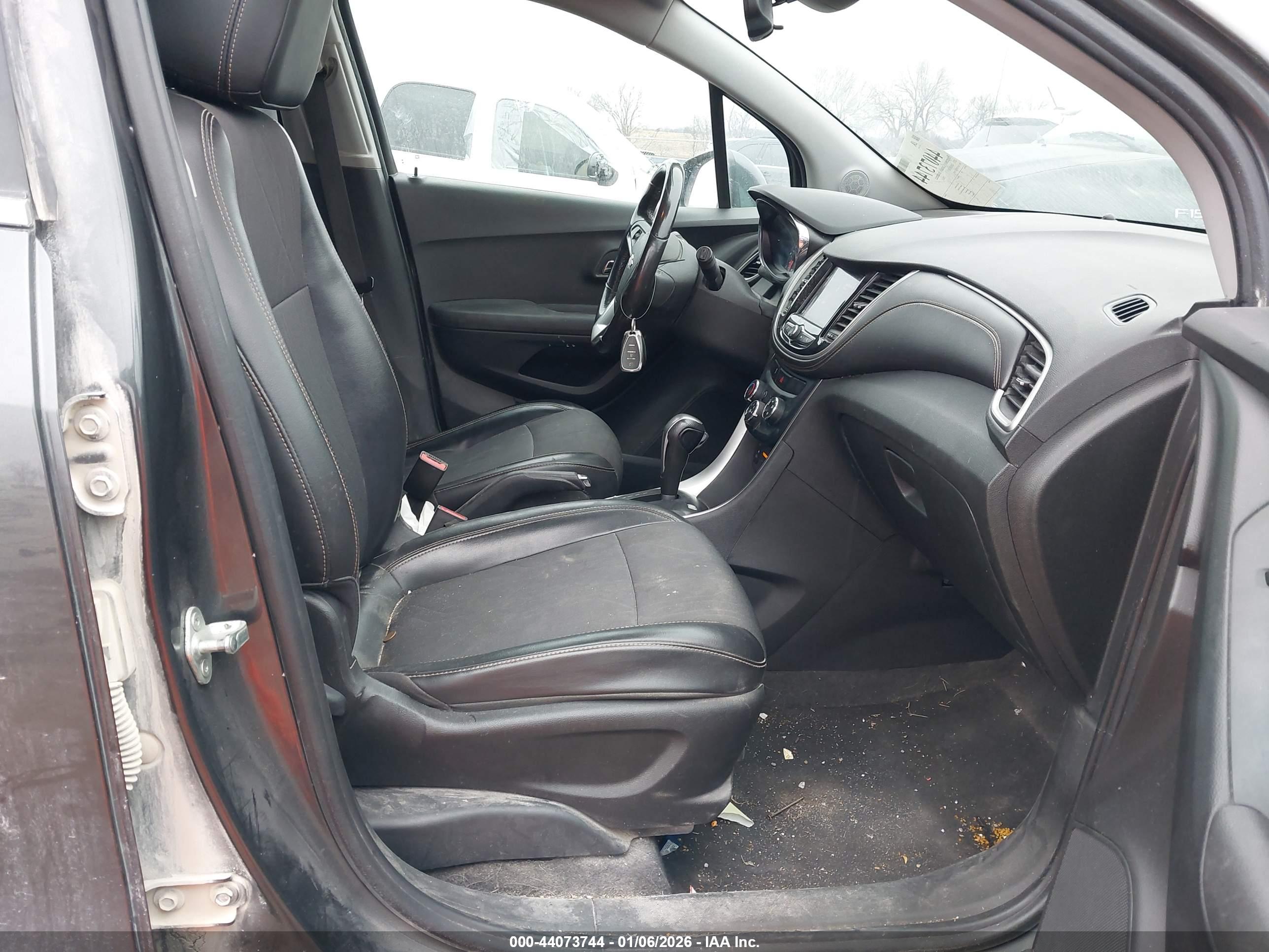 CHEVROLET TRAX image 5