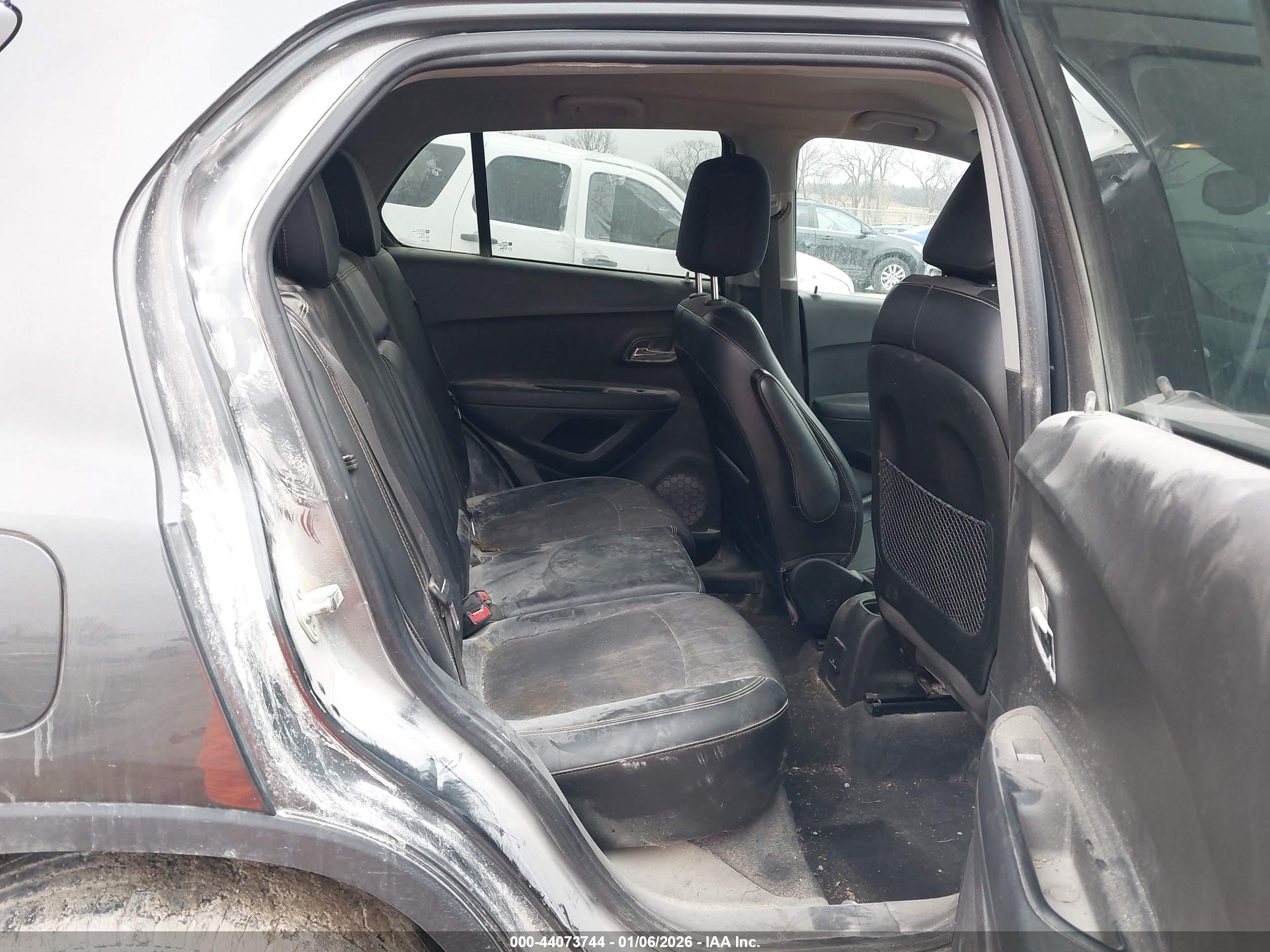 CHEVROLET TRAX image 8