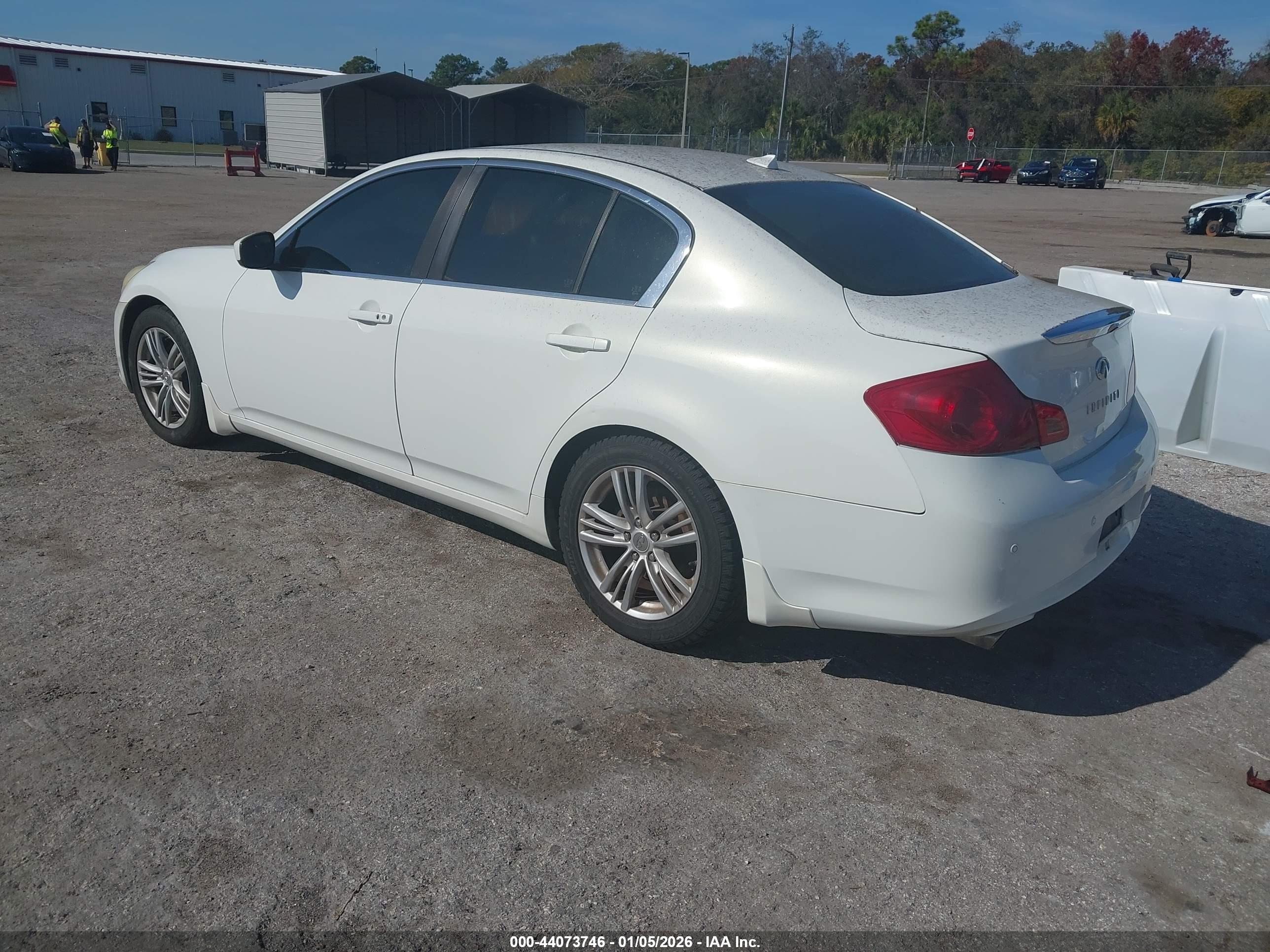 INFINITI G37 image 3