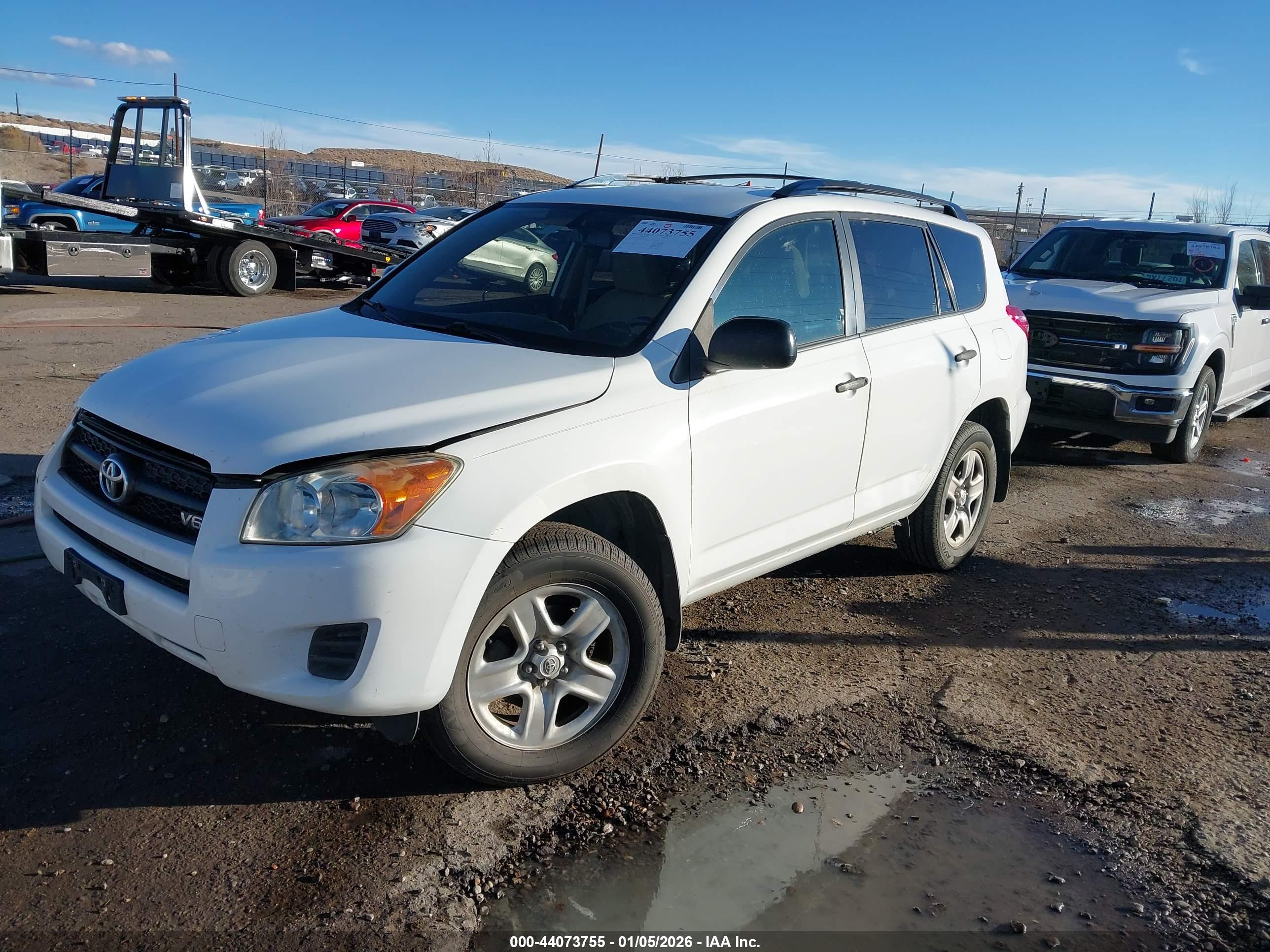 TOYOTA RAV4 image 2