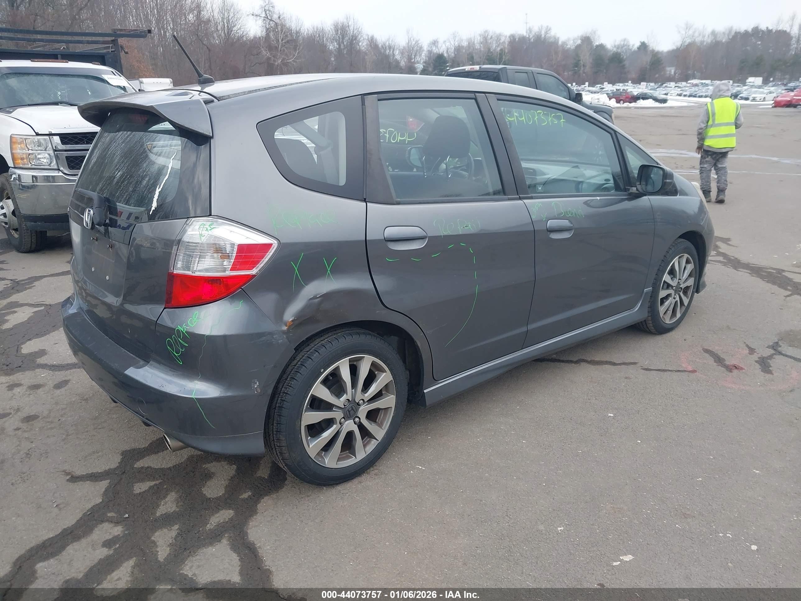 HONDA FIT image 4