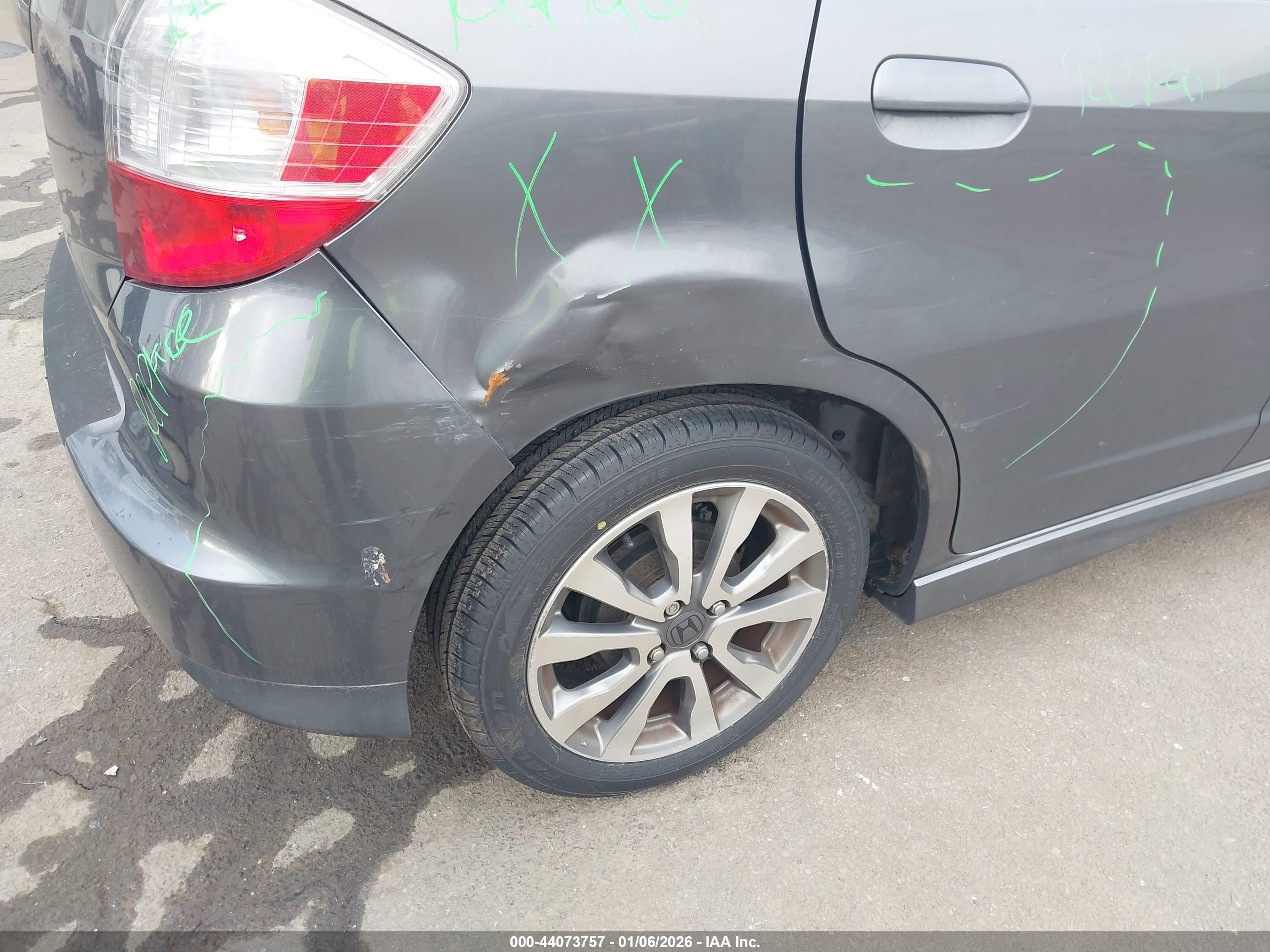 HONDA FIT image 6