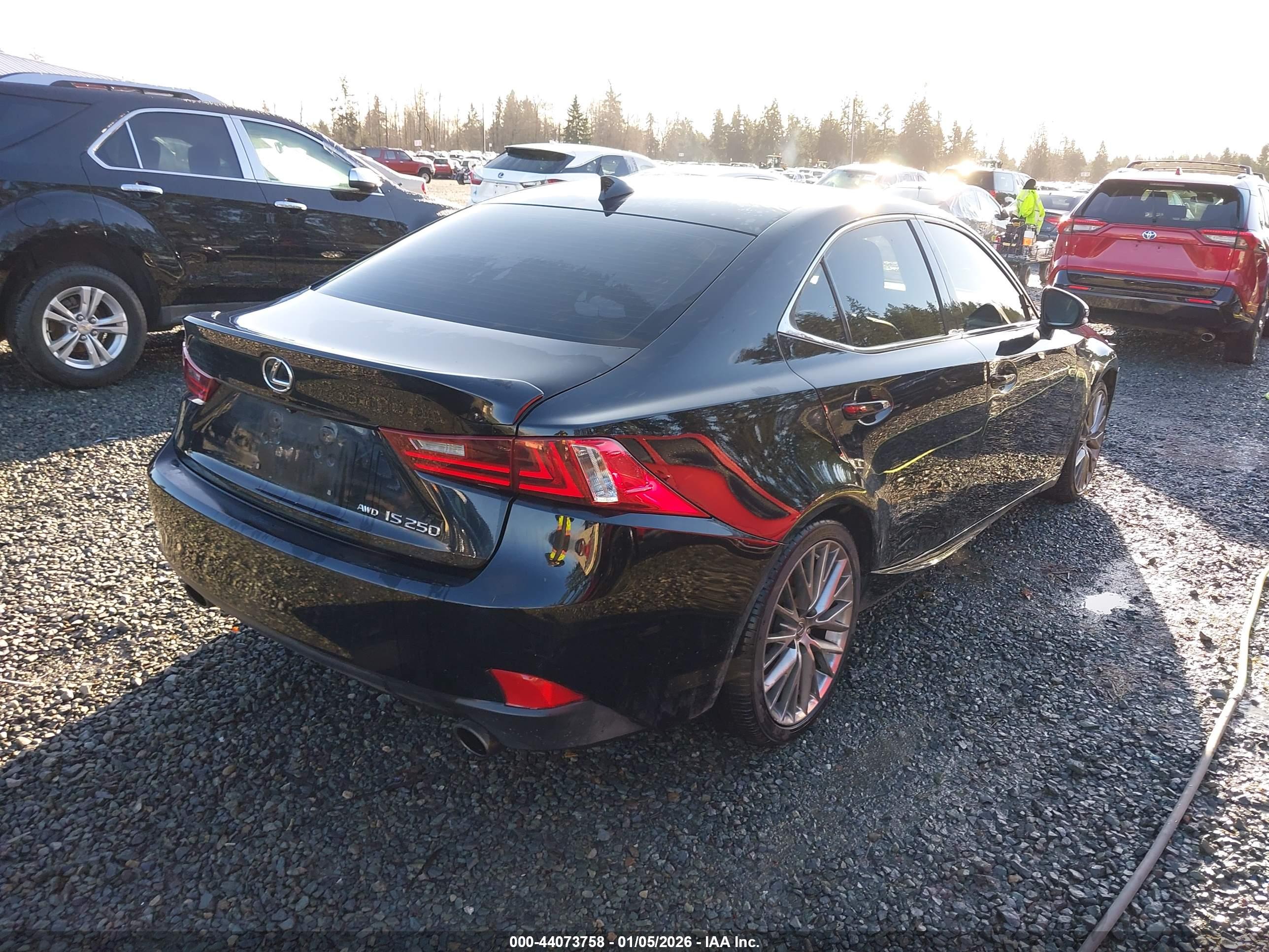 LEXUS IS image 4