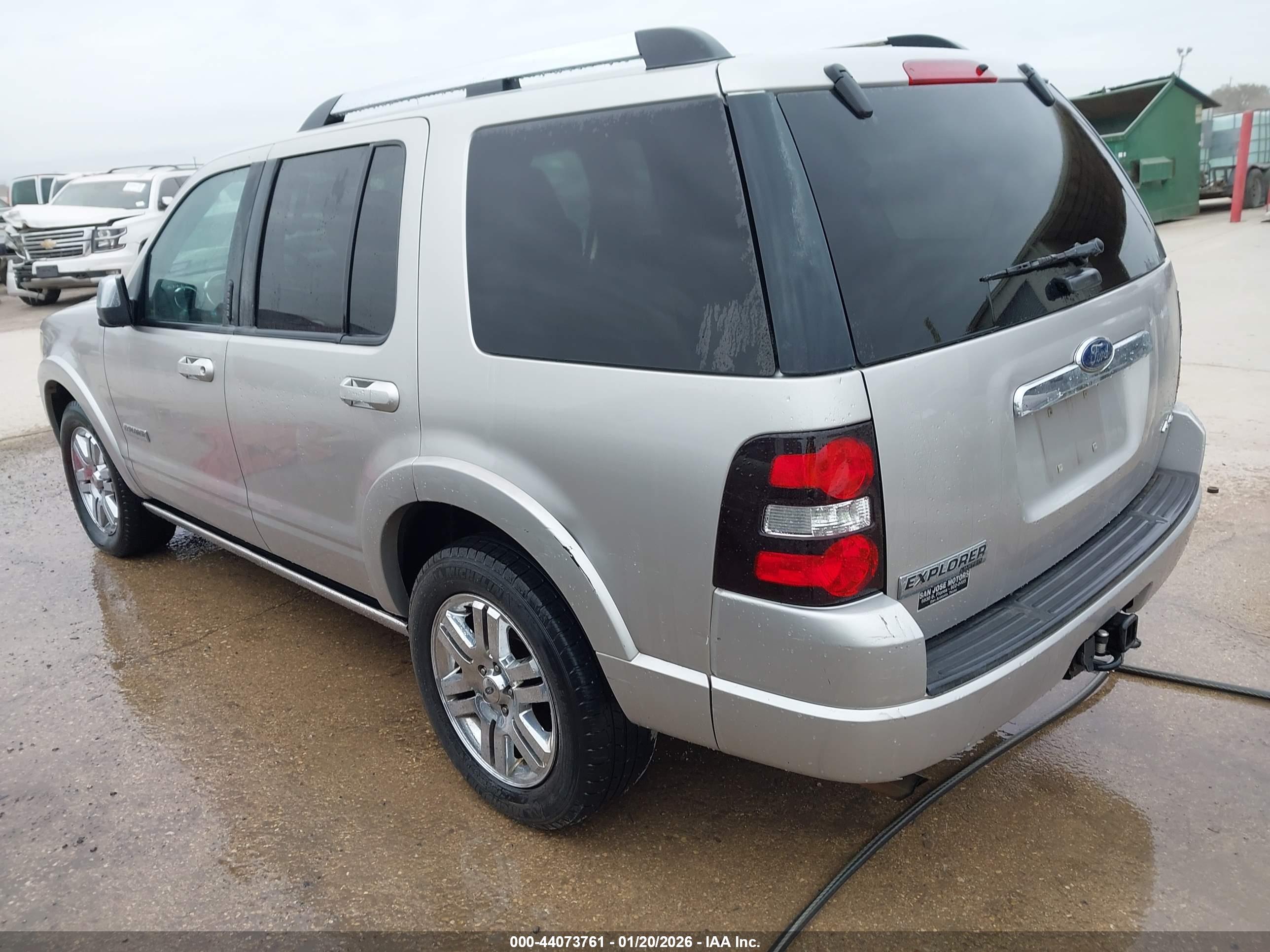 FORD EXPLORER image 3