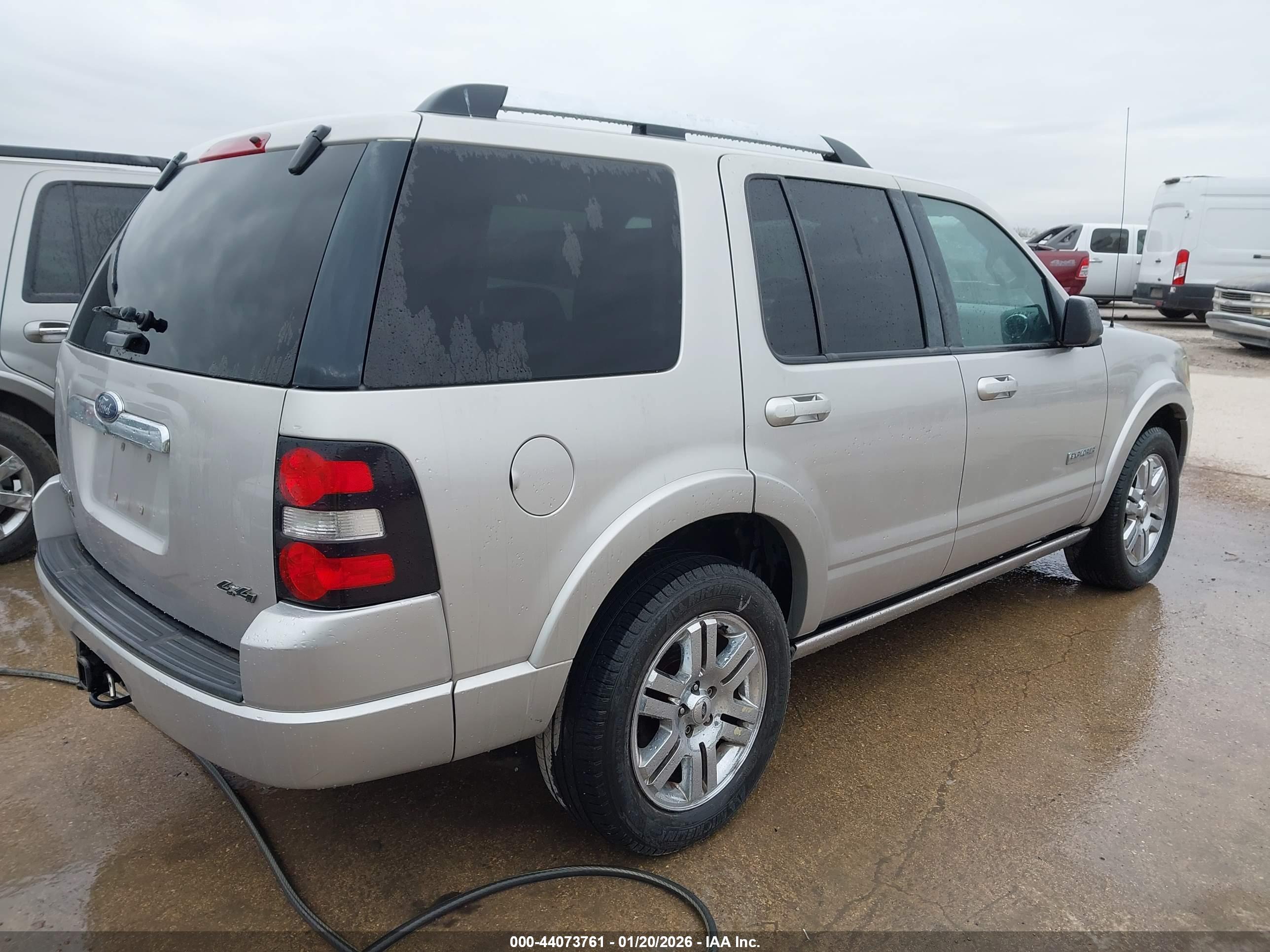 FORD EXPLORER image 4