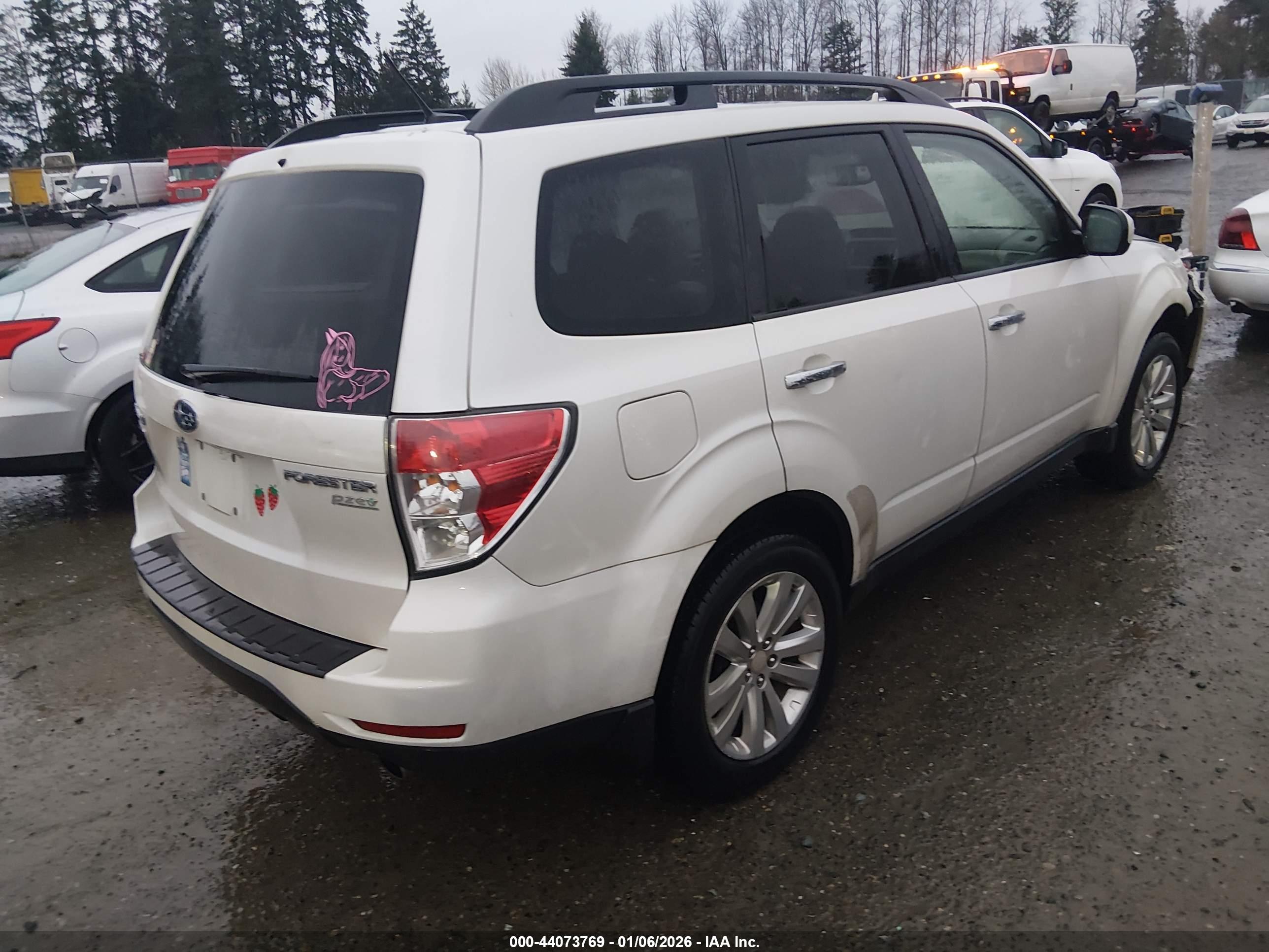 SUBARU FORESTER image 4